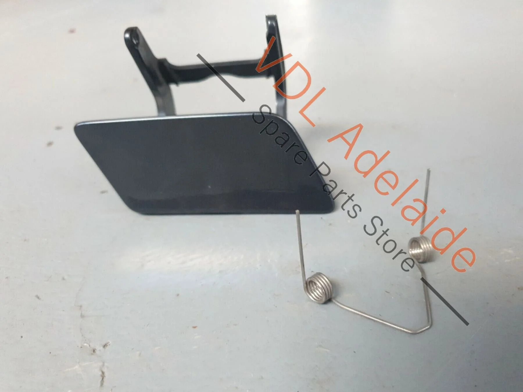 Mercedes W164 ML-Class Right Side Headlight Washer Cover A1648600808 C755