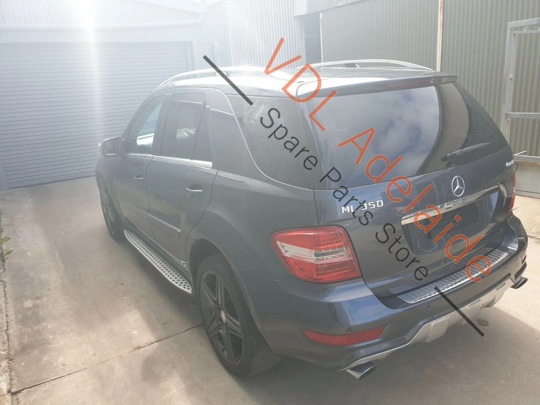 Mercedes W164 ML-Class Right Side Headlight Washer Cover A1648600808 C755 - Image 9