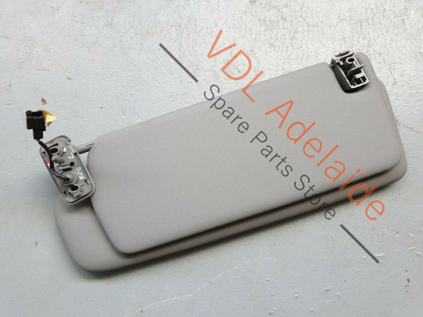 Volkswagen VW Touareg 7L Left Side LHS Interior Sun Visor 7L6857551AQ REG - Image 2
