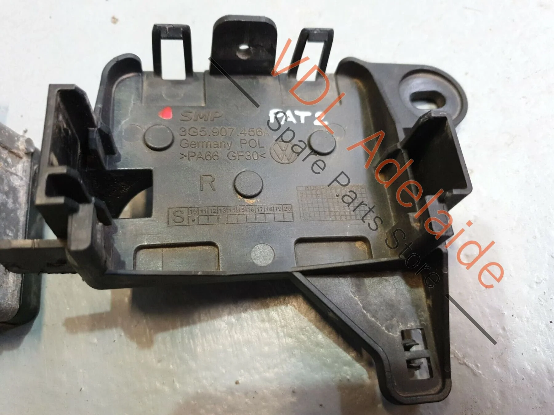 VW Passat B8 3G Rear Right Lane Change Assist Control Unit 3Q0907566B PAT2 - Image 4