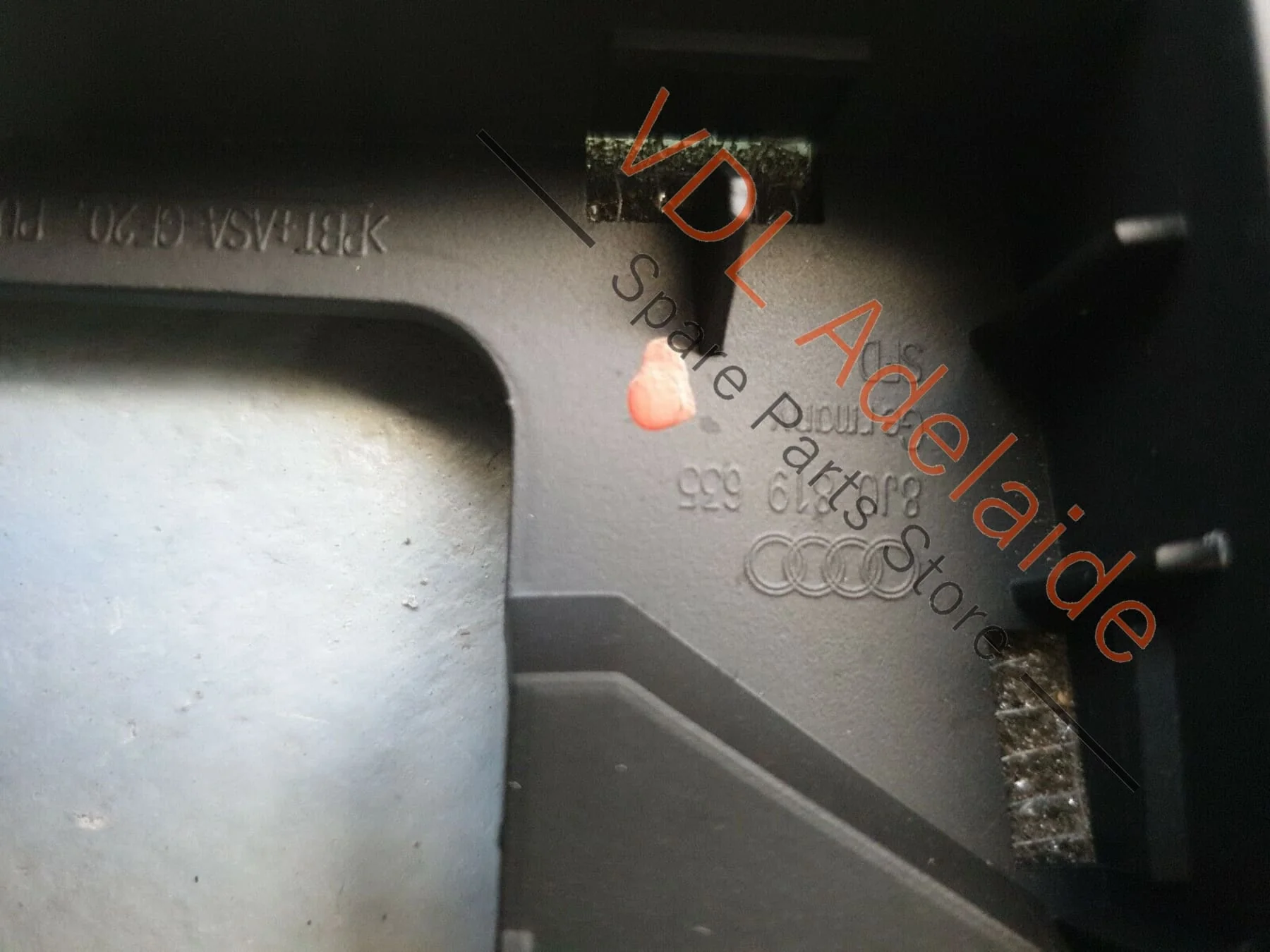 Audi TT TTS TTRS Mk2 8J Dash Centre Upper Air Vent Trim 8J0819635 - Image 7