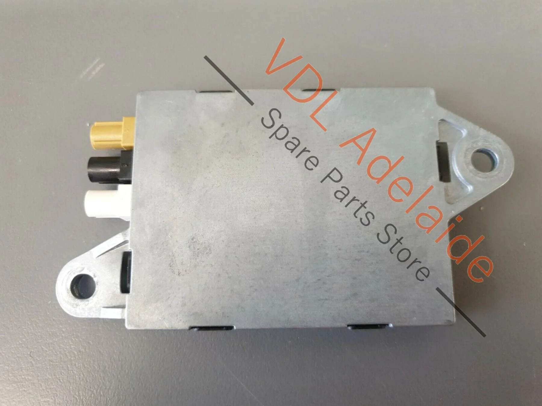 Audi TT RS Mk2 8J Aerial Antenna Amplifier Booster 8J8035225A - Image 4