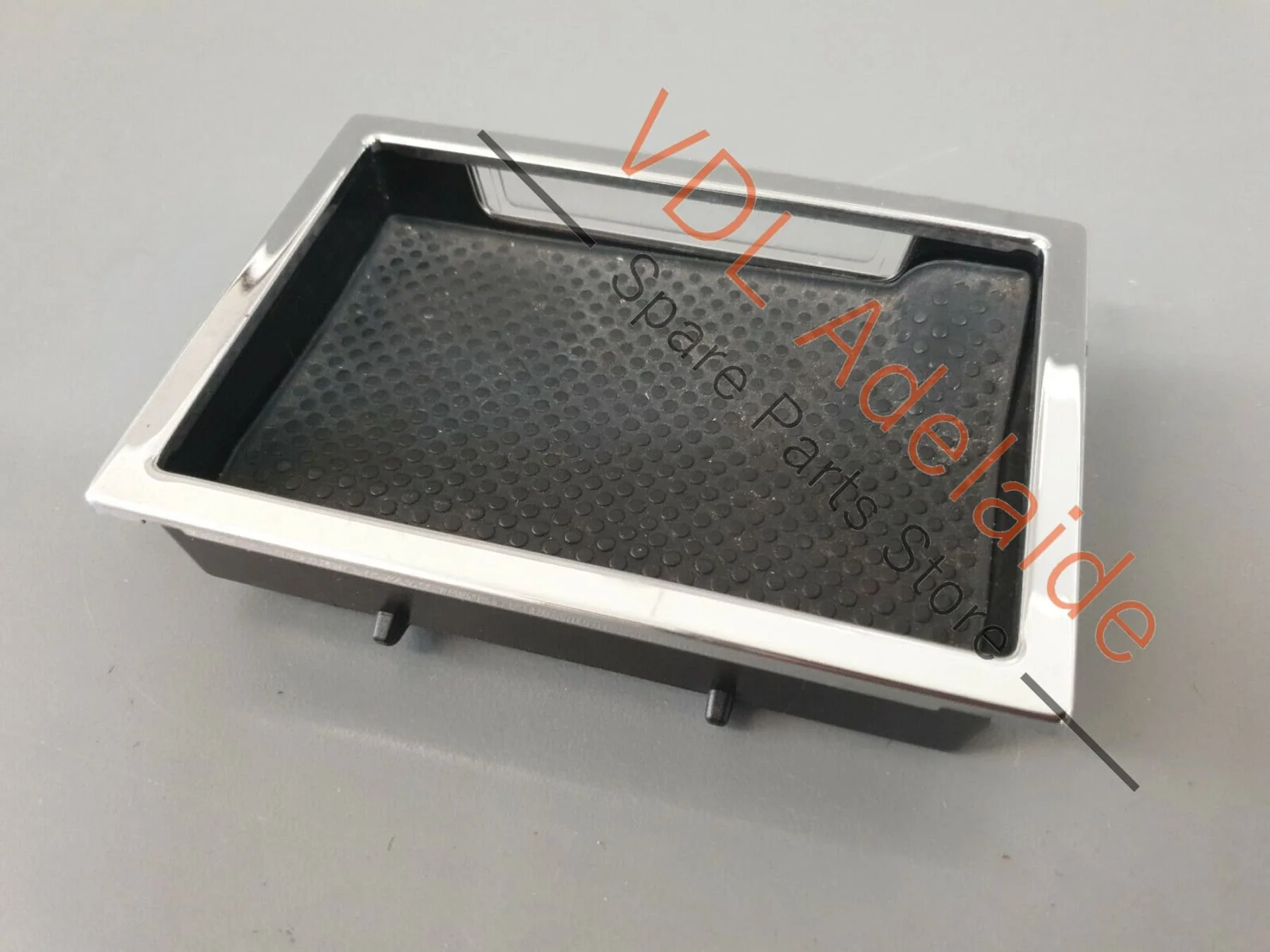 Volkswagen VW Touareg 7L R50 Dash Refuse Container Compartment 7L6857130A REG4