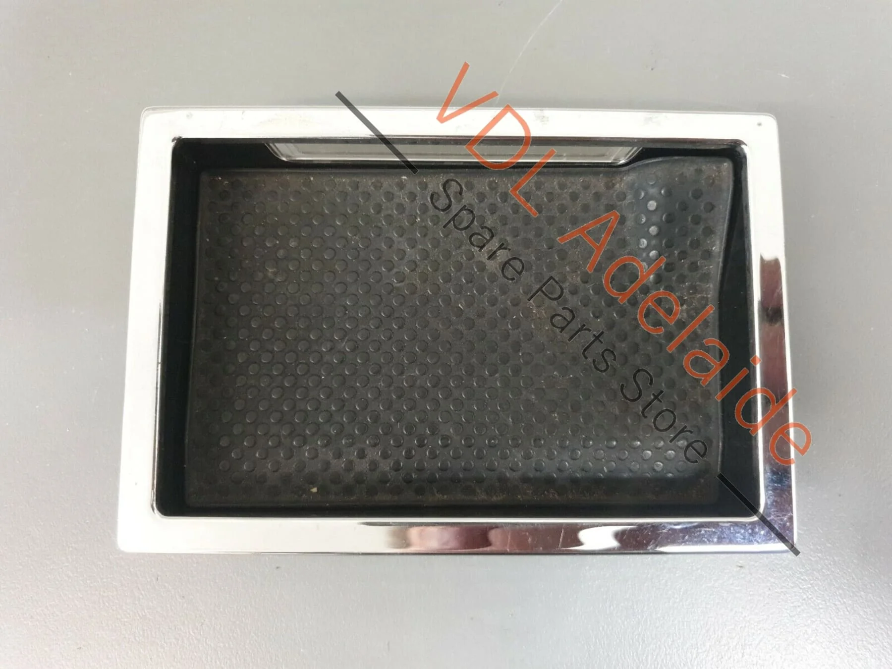 Volkswagen VW Touareg 7L R50 Dash Refuse Container Compartment 7L6857130A REG4 - Image 6