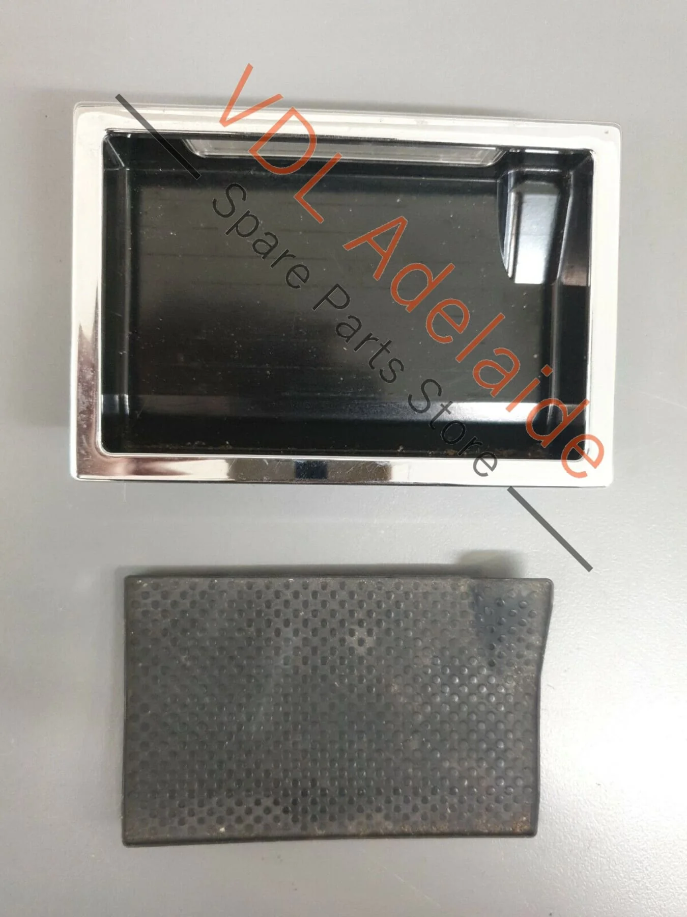 Volkswagen VW Touareg 7L R50 Dash Refuse Container Compartment 7L6857130A REG4 - Image 7