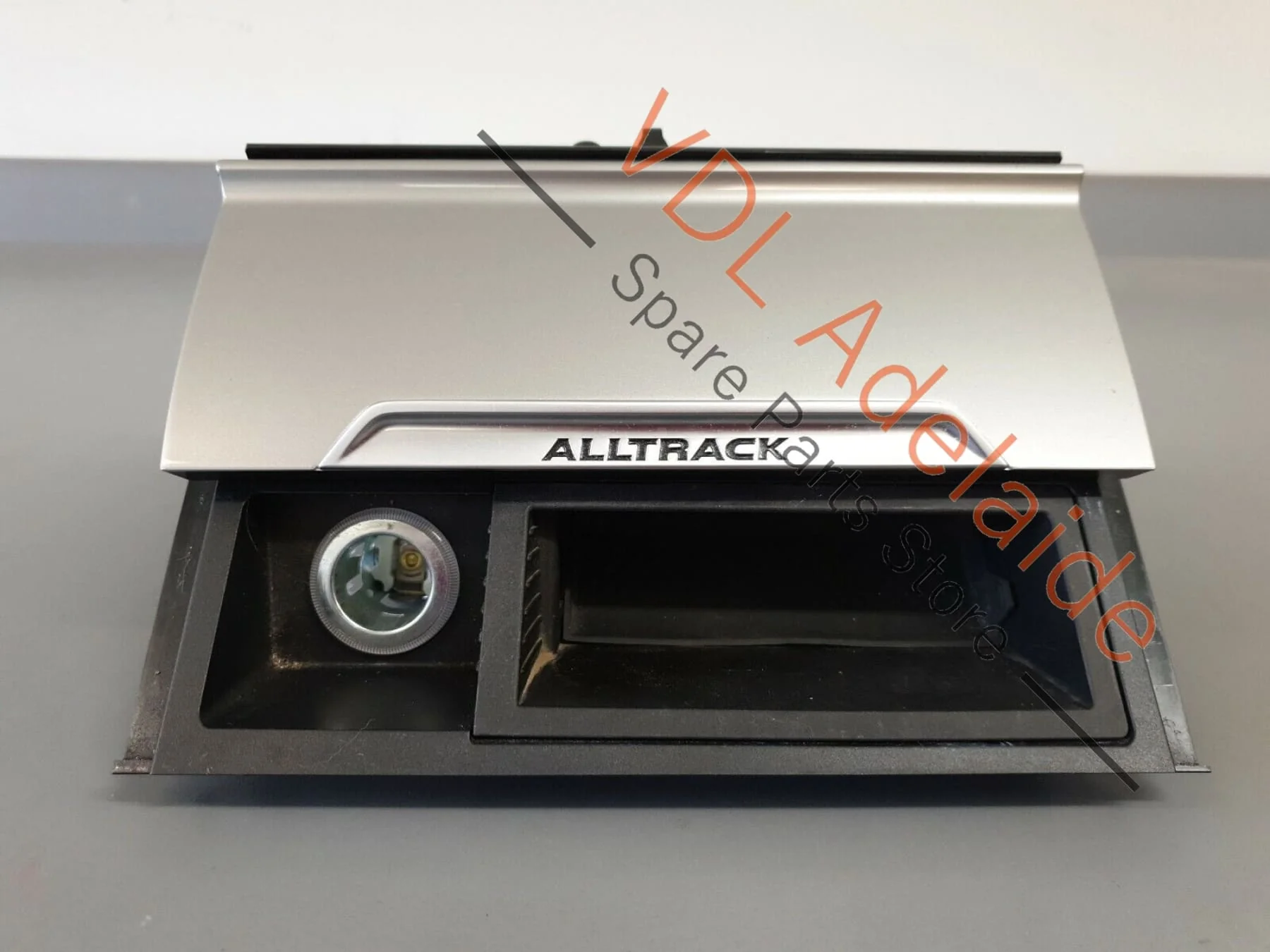 VW Passat Alltrack B8 3G Front Centre Console Storage 12V Outlet 3G2863284 PAT2 - Image 4