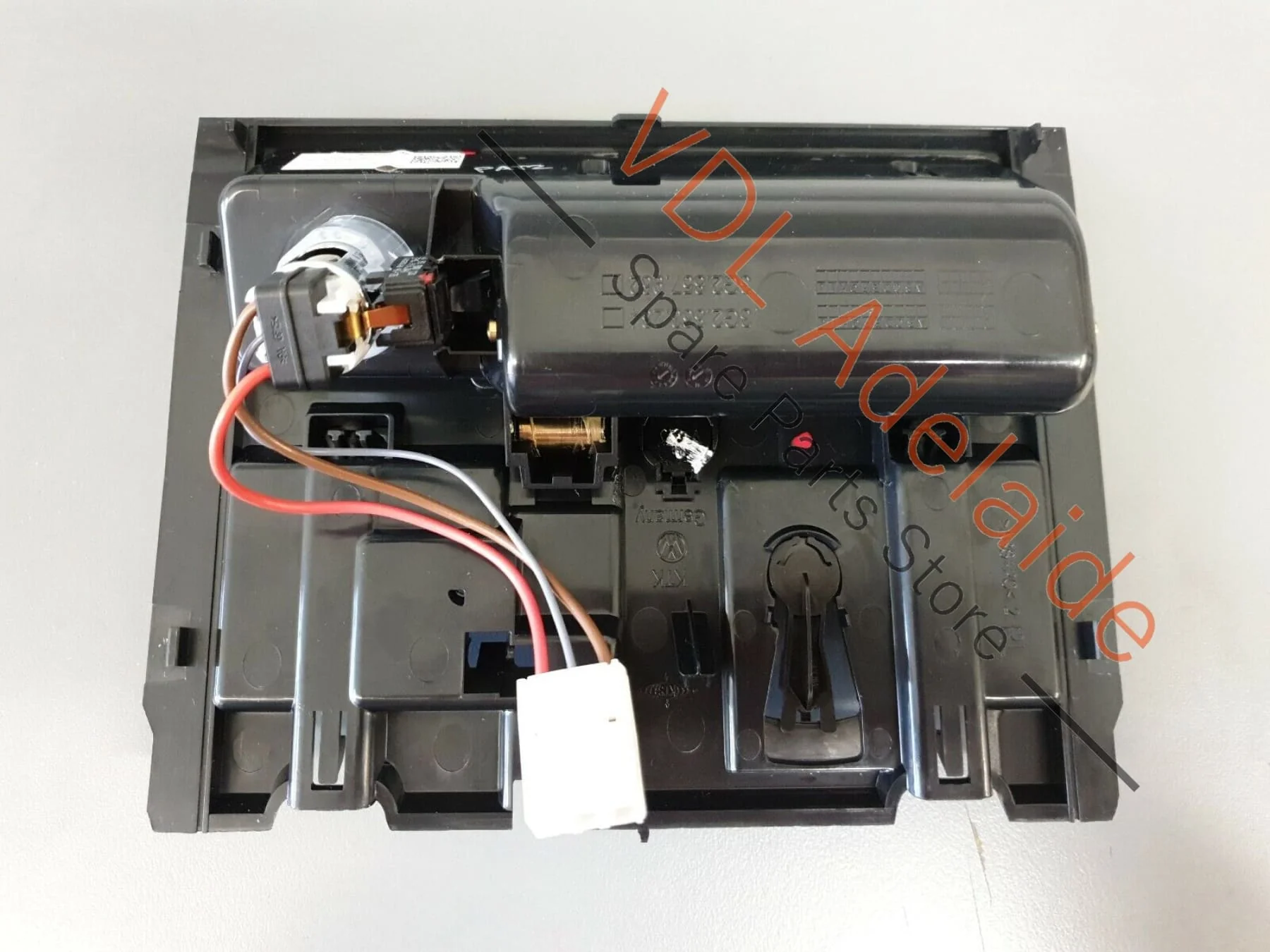 VW Passat Alltrack B8 3G Front Centre Console Storage 12V Outlet 3G2863284 PAT2 - Image 5