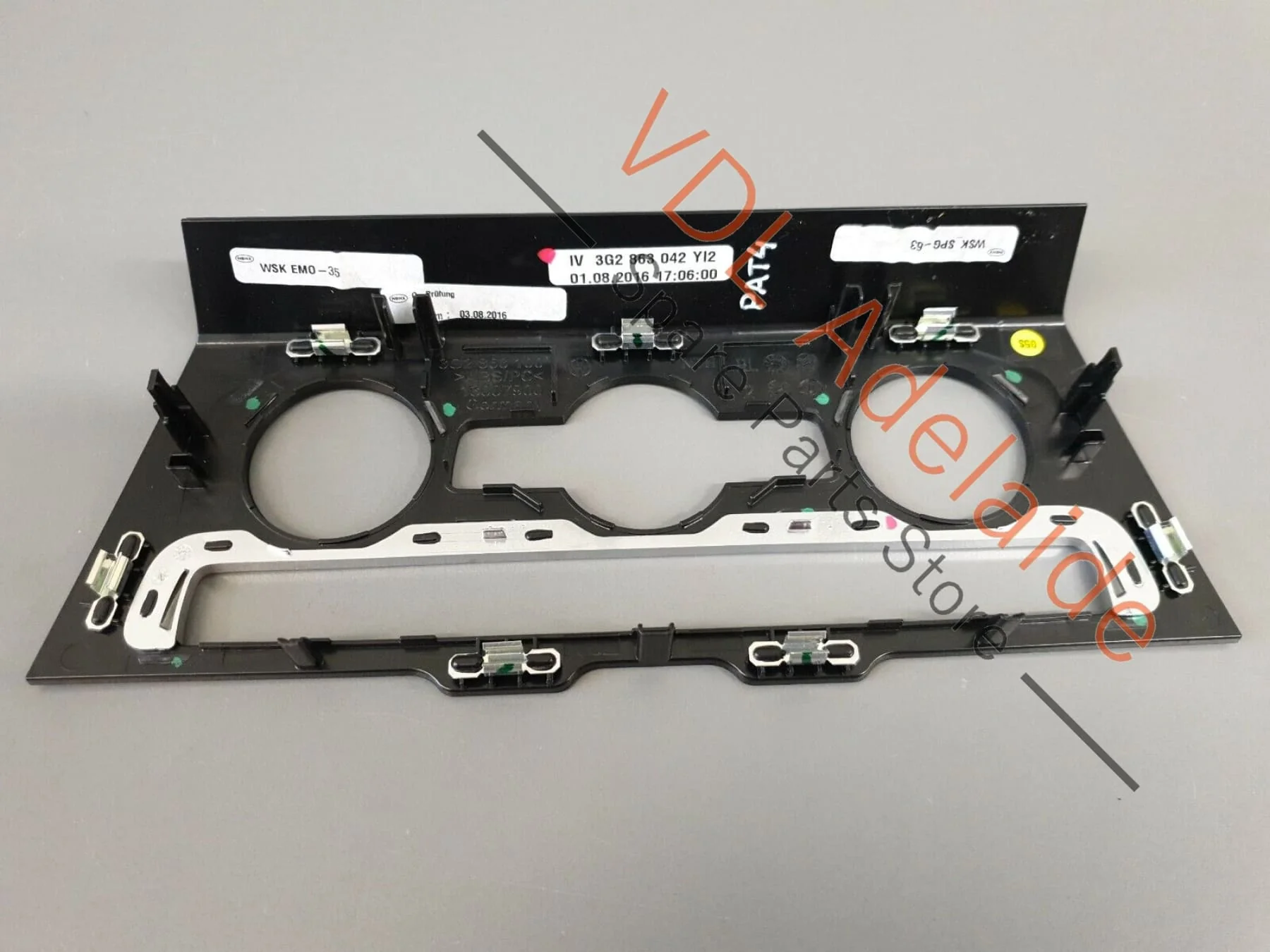 VW Passat B8 3G Gloss Black Climate Switch Surround Dash Trim 3G2863042 PAT4 - Image 3