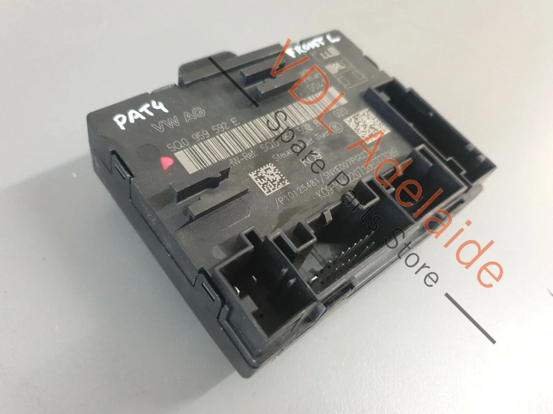 VW Passat B8 3G Front Left Passenger Door Control Module Unit 5Q0959592E PAT4 - Image 3