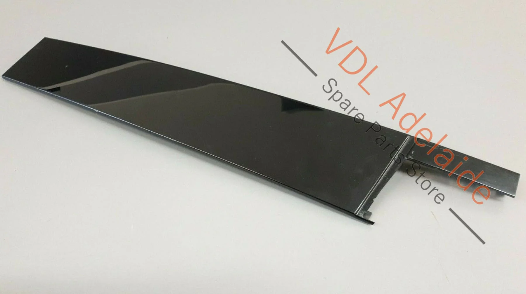 VW Tiguan Mk2 Allspace Front Right Exterior Door B-Pillar Trim 5NA837902C JES3 - Image 2