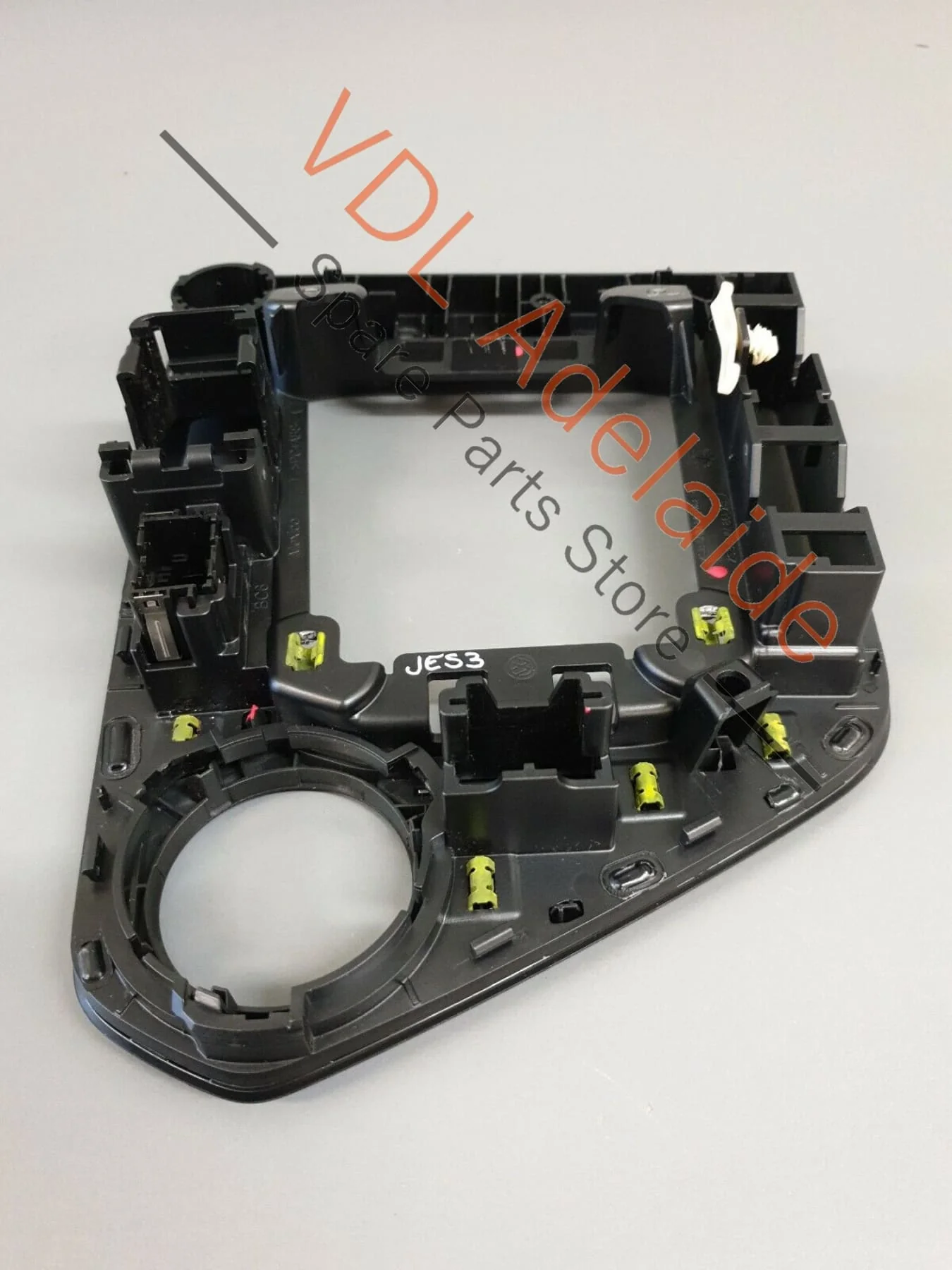 VW Tiguan R Mk2 5NA Black Metallic Gear Shift Trim Surround 5NM864263A JES3 - Image 4