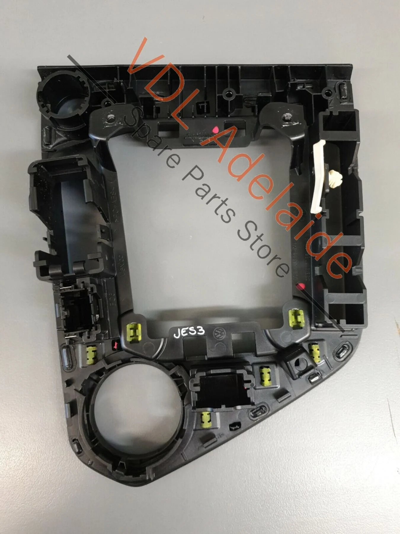 VW Tiguan R Mk2 5NA Black Metallic Gear Shift Trim Surround 5NM864263A JES3 - Image 5