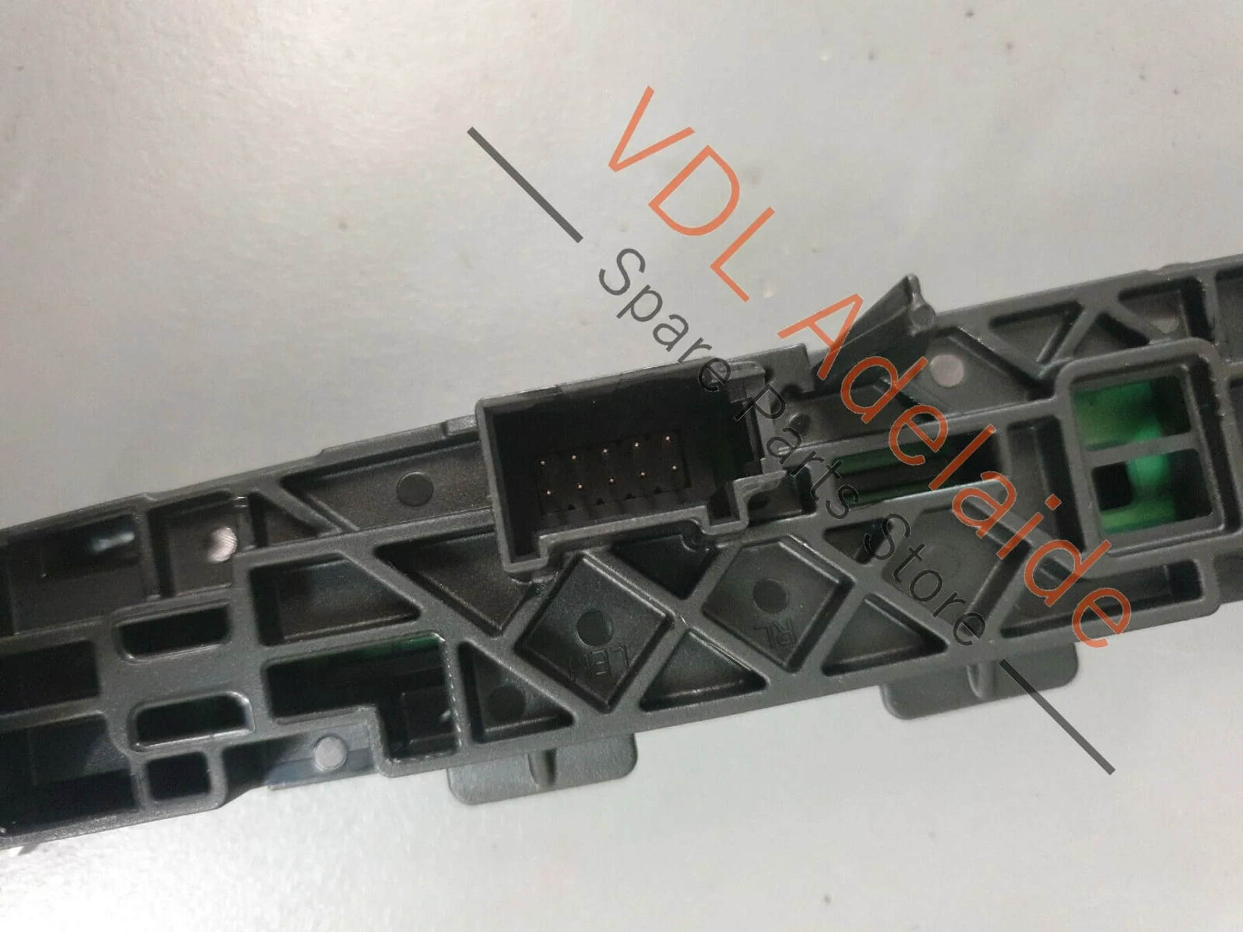 Audi SQ5 Q5 8R Gear Select Indicator Display Unit 8R2713463 3Q7 - Image 4