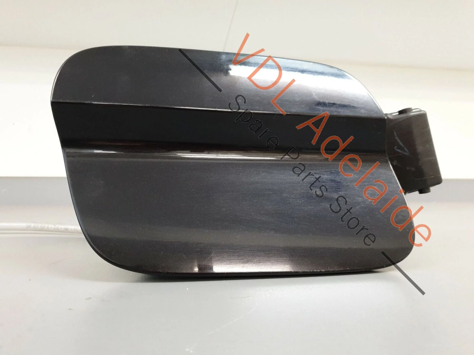 VW Tiguan R Mk2 5NA Allspace Fuel Filler Flap Door 5NN809857B JES3 - Image 4