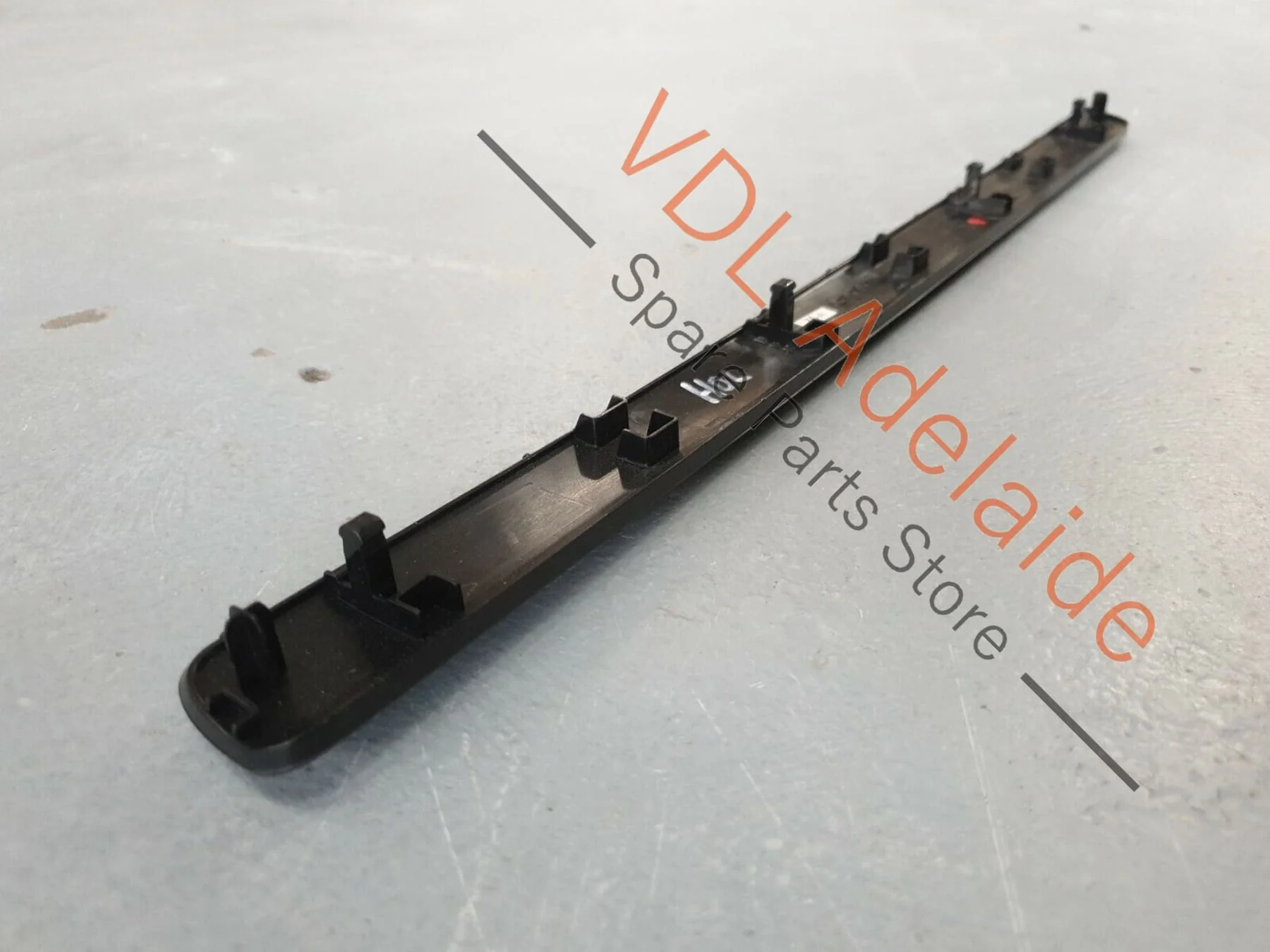 Volkswagen VW Scirocco R Mk3 III Wolfsburg Carbon Look Dash Trim RHD 1K8858529A - Image 4