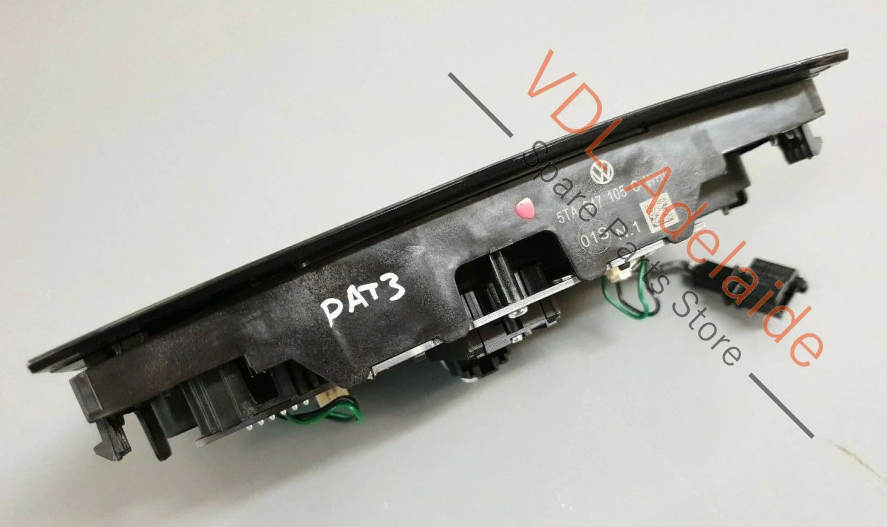 VW Passat B8 3G LED Interior & Reading Light Satin Black/White 5TA947106A PAT3 - Image 3