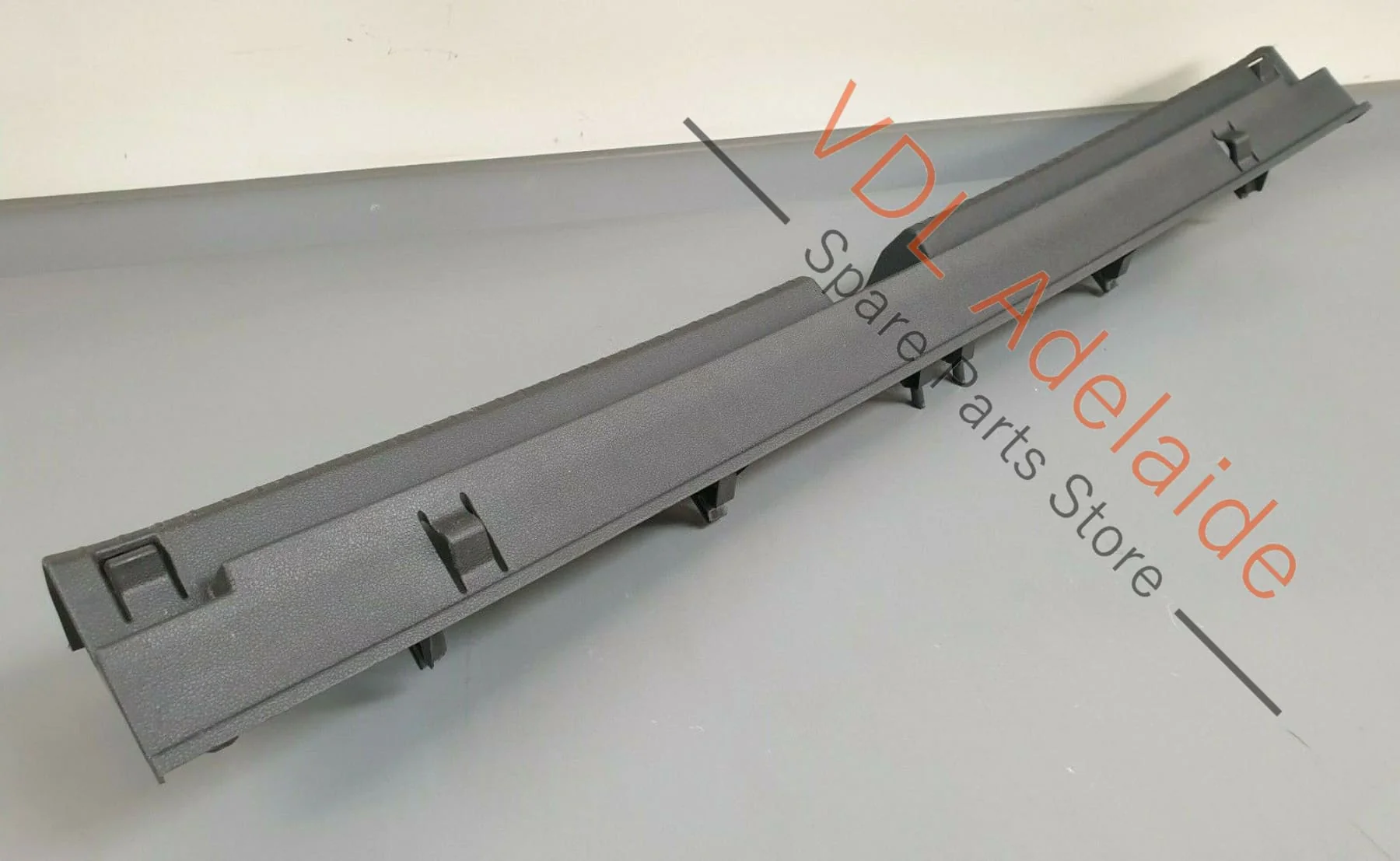 VW Tiguan R Mk2 5NA Allspace Cover For Lock Carrier Bumper Trim 5NN863459 JES3 - Image 5