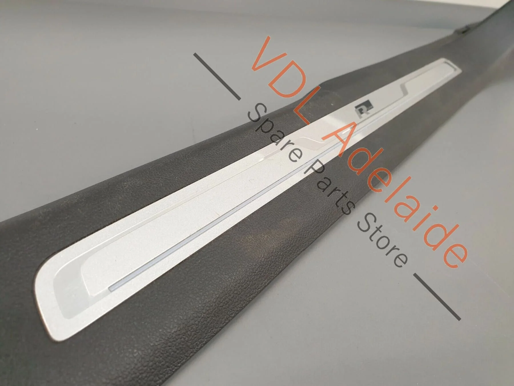 VW Tiguan R-Line Mk2 5NA Allspace Front Left Door Sill Trim Strip 5NN853369 JES3 - Image 3