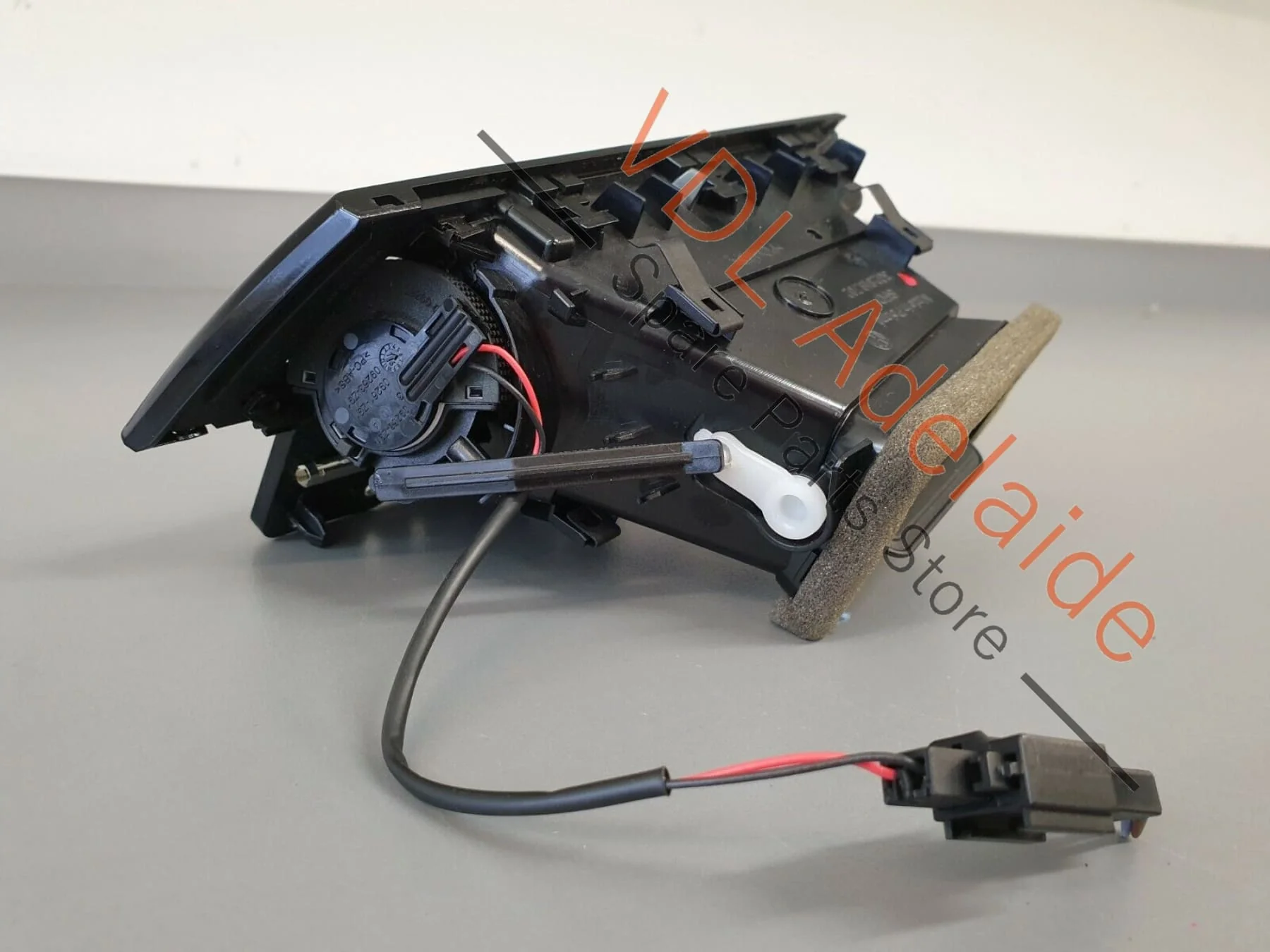 VW Passat R-Line Sedan B8 3G Right Side Dash Air Vent 3G2819702E PAT3 - Image 6