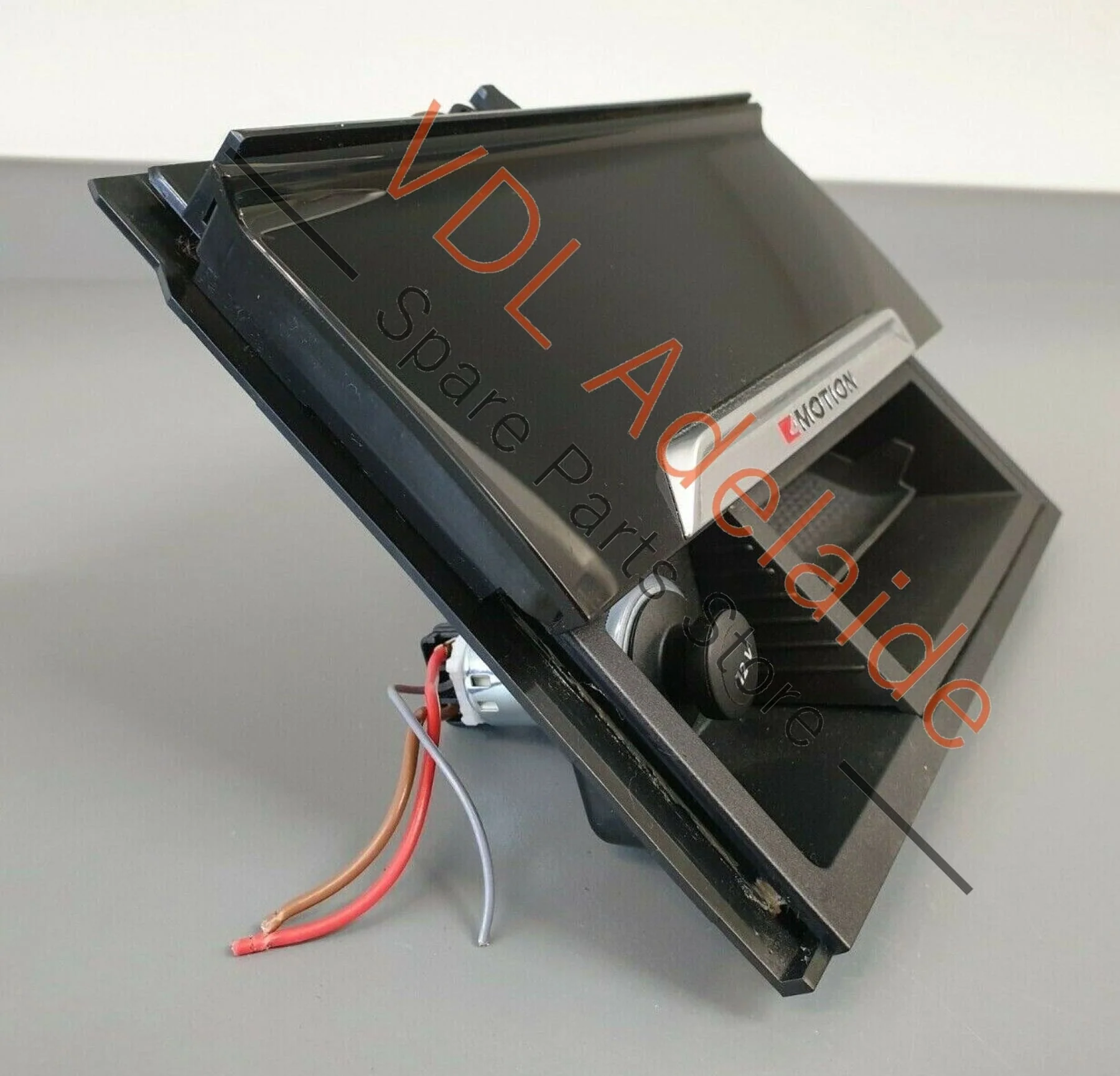 VW Passat R-Line B8 3G Centre Console Stowage Compartment Black 3G2863284A PAT3 - Image 2