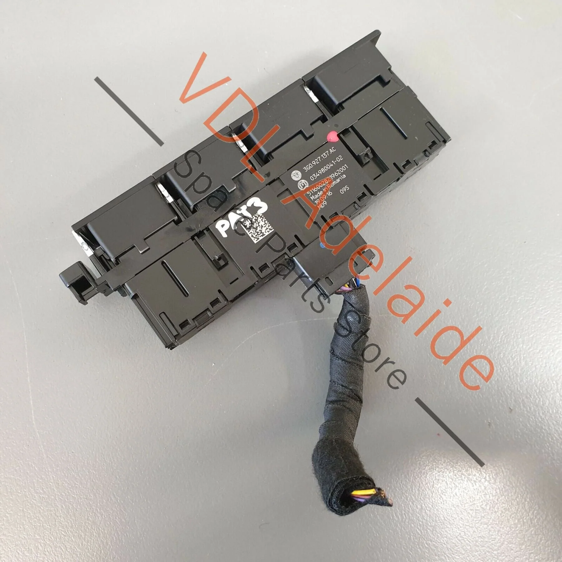 VW Passat B8 3G Mode Start Stop ESC Traction Switch Unit 3G0927137AC - Image 3