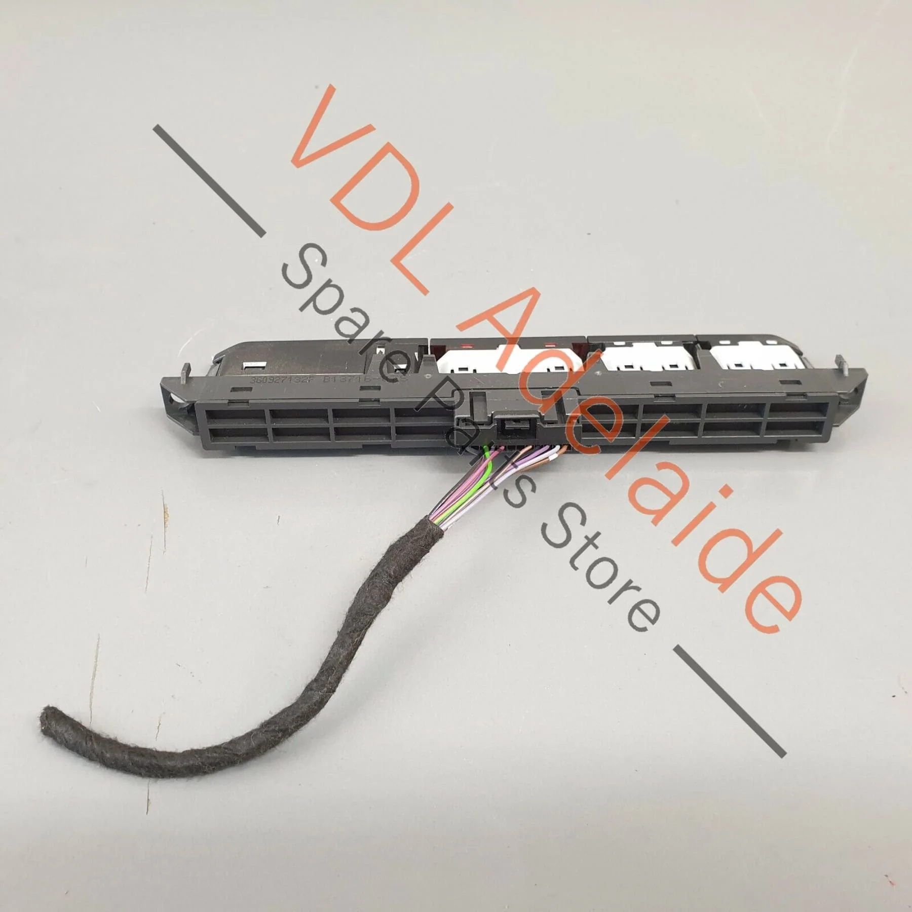 VW Passat B8 3G PDC Park Assist Hazard Light Switch 3G0927132F - Image 4