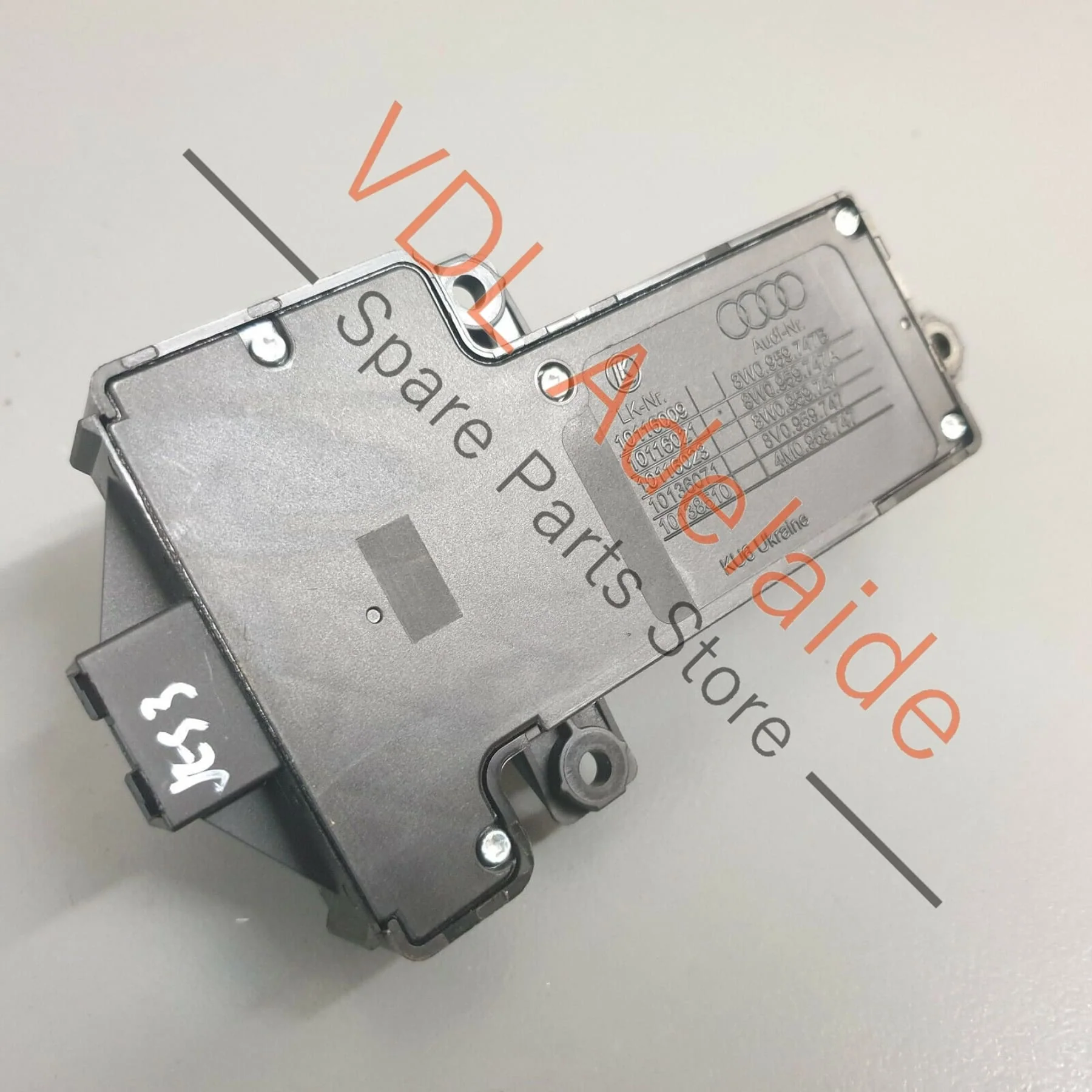 VW Tiguan R Mk2 5NA Left Front Seat Adjustment Position Switch 8W0959747A - Image 4