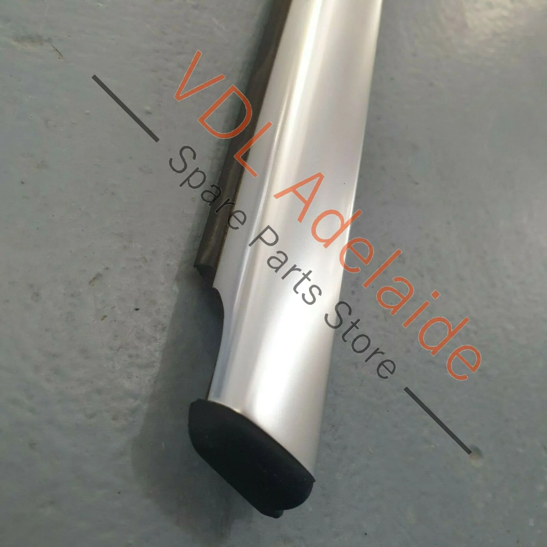 VW Tiguan R 5N Front Left Exterior Window Seal Chrome Trim Moulding JES2 - Image 8
