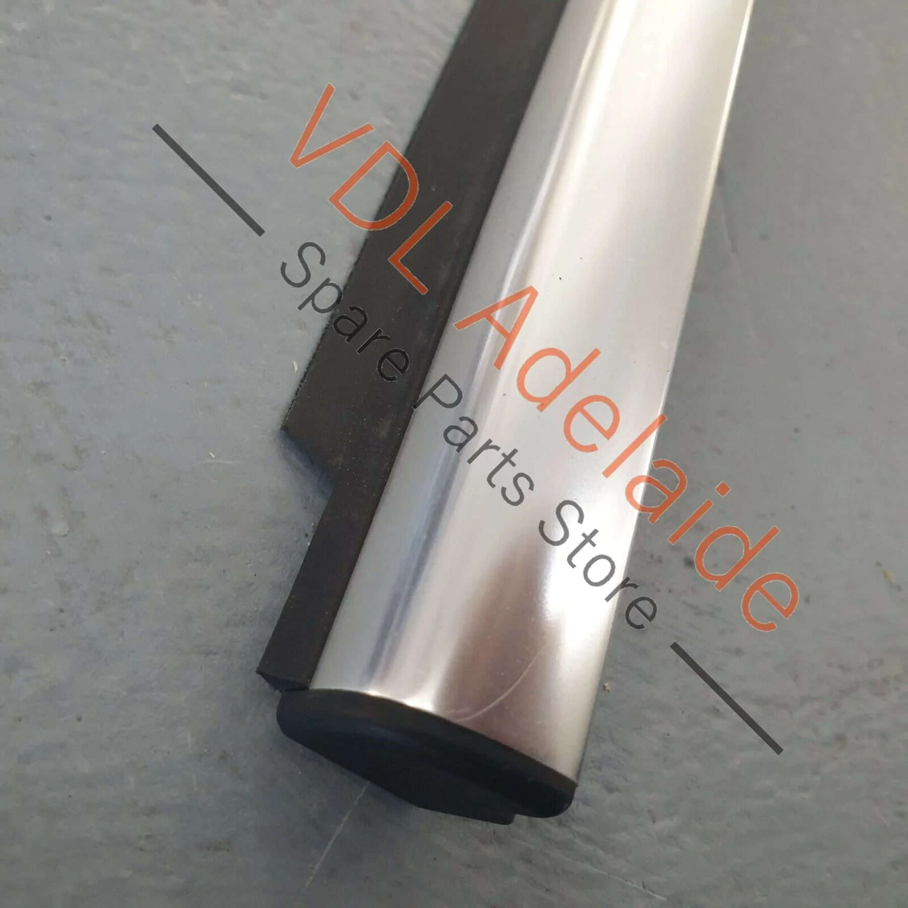 VW Tiguan R 5N Rear Right Exterior Window Seal Chrome Trim Moulding JES2 - Image 8