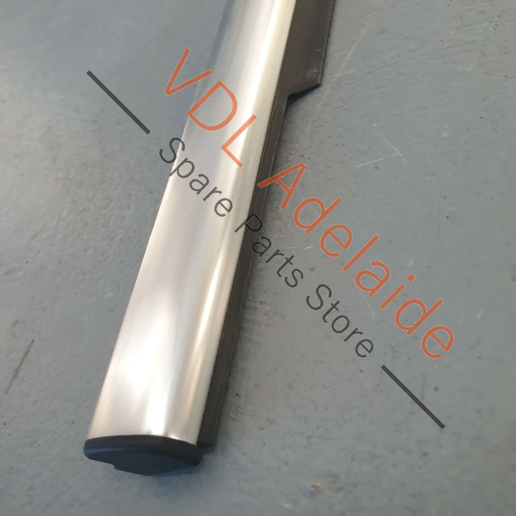 VW Tiguan R 5N Rear Right Exterior Window Seal Chrome Trim Moulding JES2 - Image 9