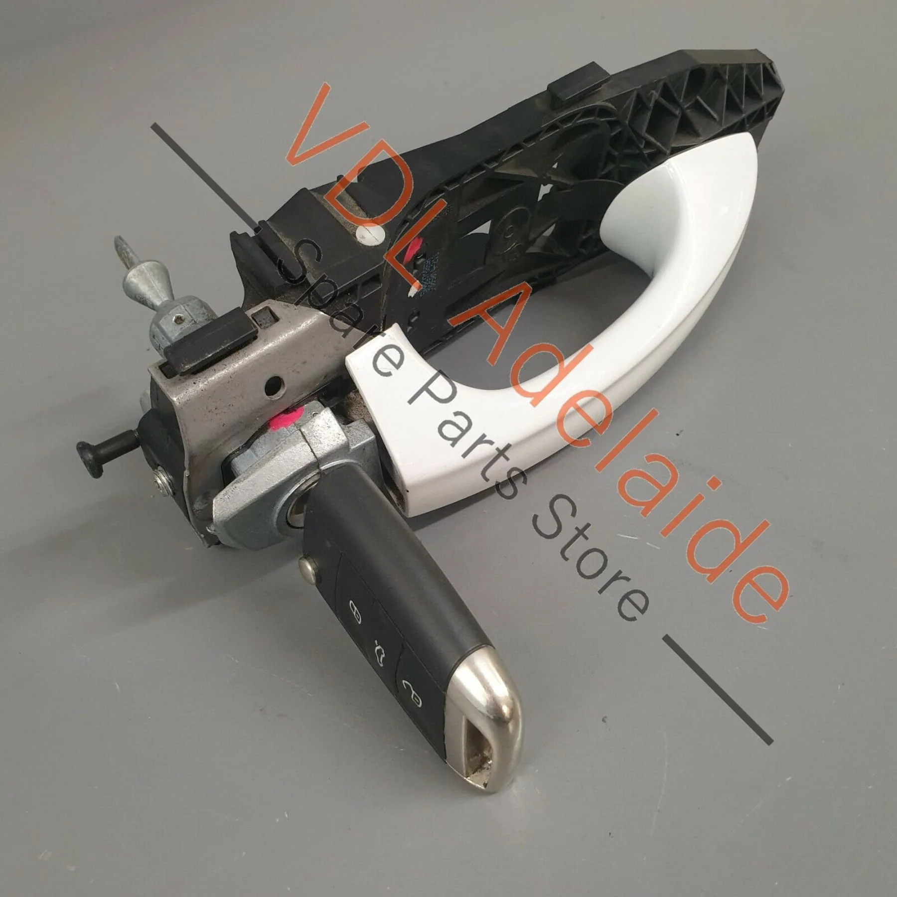 Volkswagen VW Golf GTi Mk7 Front Right RHS Drivers Door Handle & Lock ARN4 - Image 2