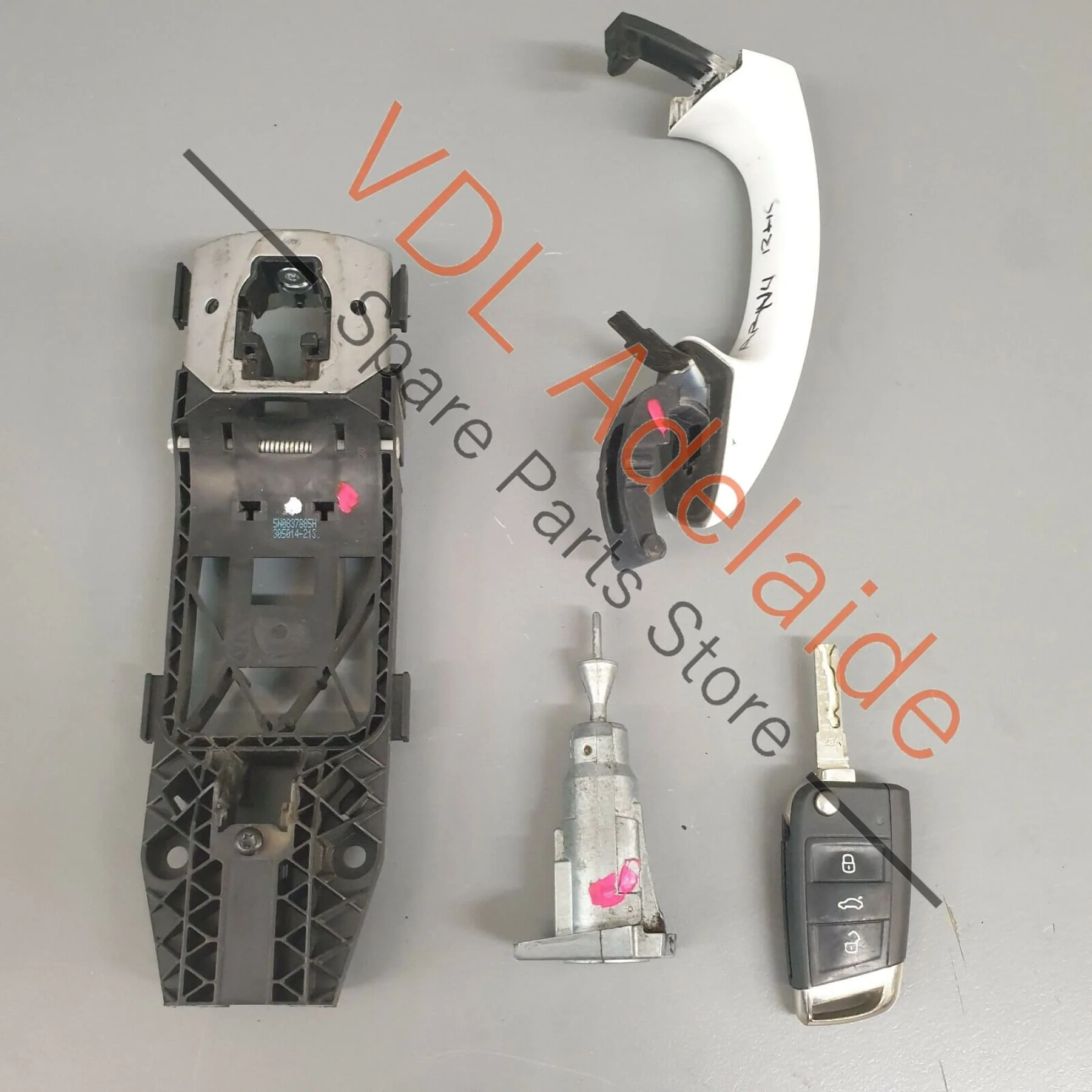 Volkswagen VW Golf GTi Mk7 Front Right RHS Drivers Door Handle & Lock ARN4 - Image 6