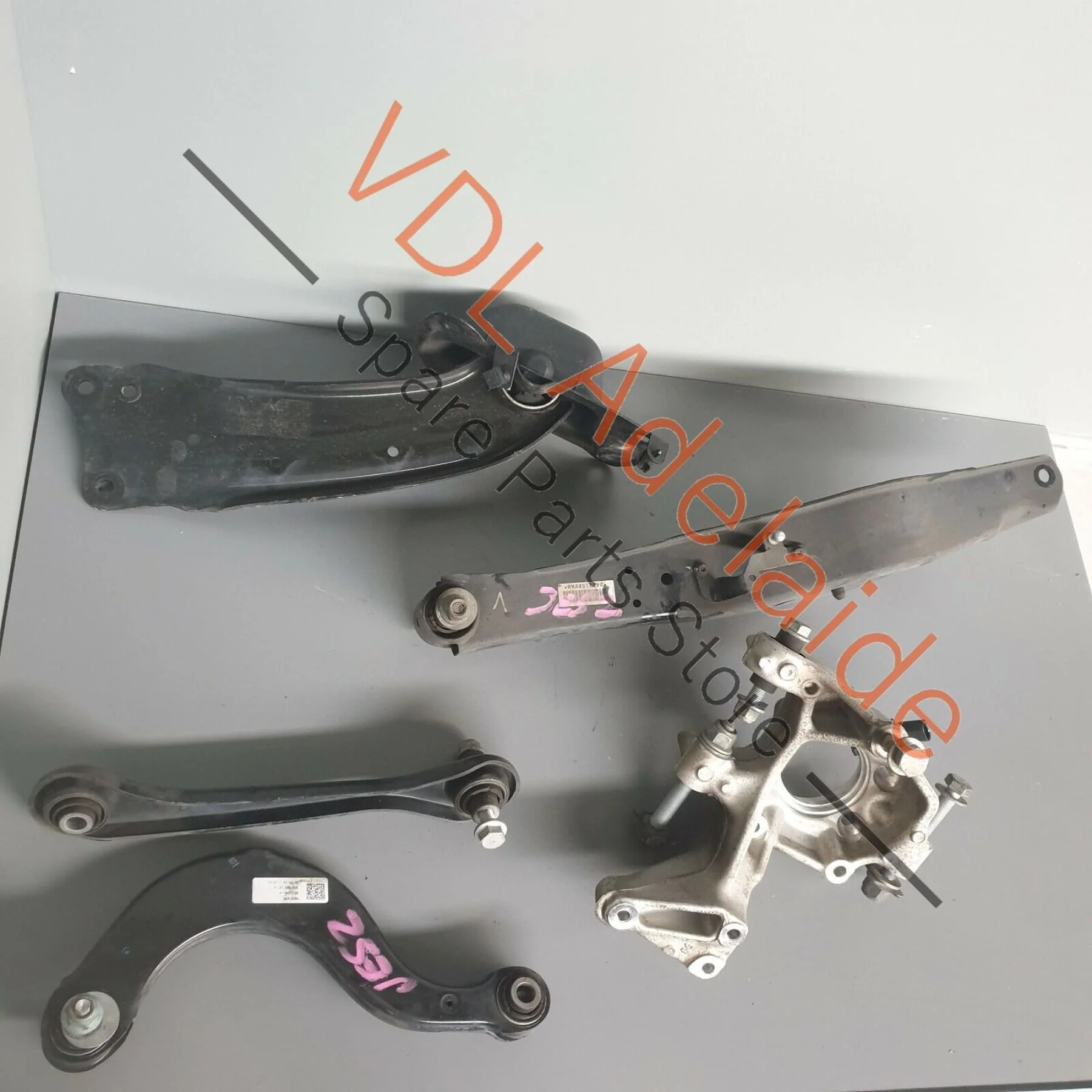 Volkswagen VW Tiguan R 5N MK1 Rear Left Suspension Assembly JES2 - Image 2