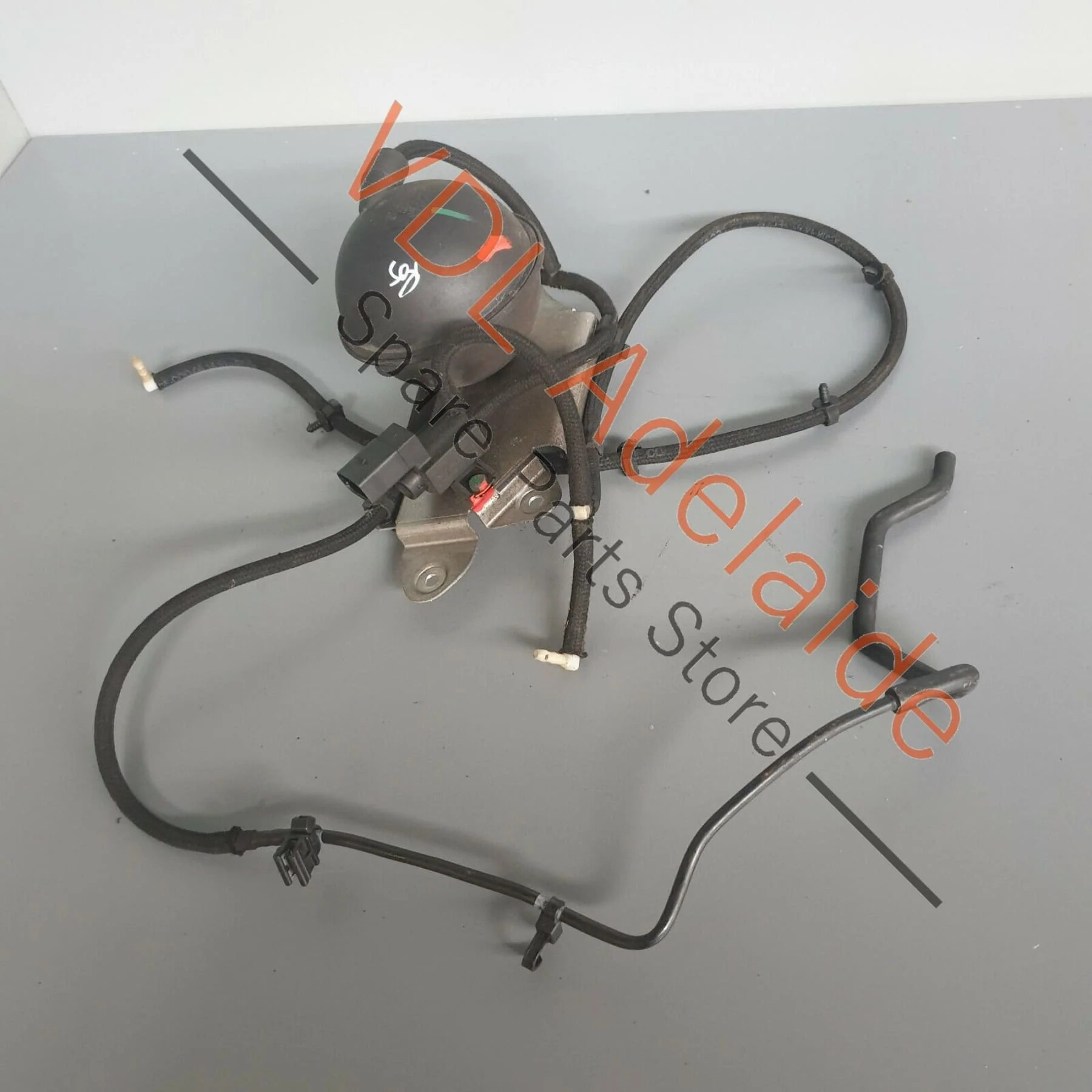 Audi Q7 4L Engine Mount Damper & Solenoid System Assembly ROS