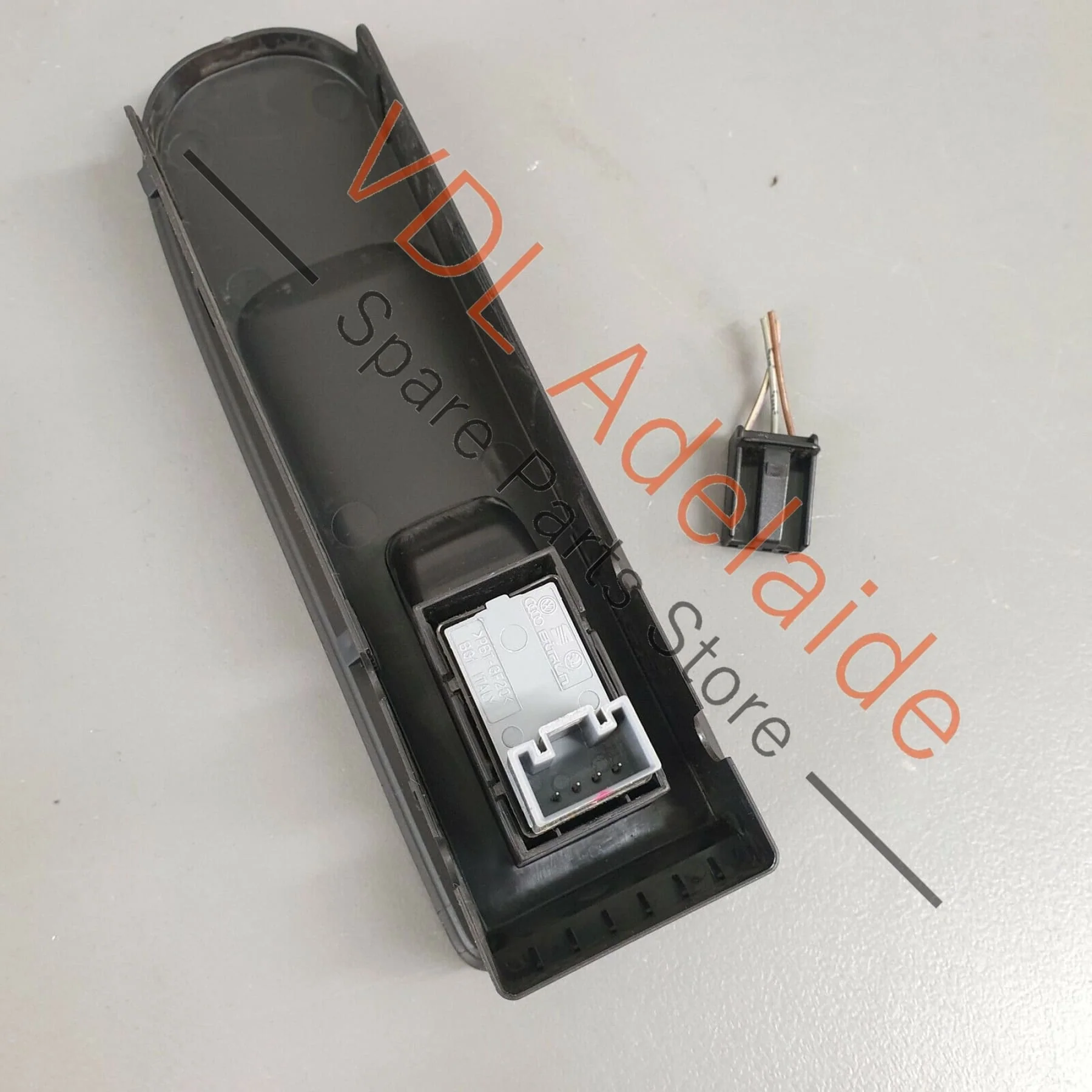 VW Golf GTi Mk6 Front Passenger Electric Window Regulator Switch & Trim - Image 3