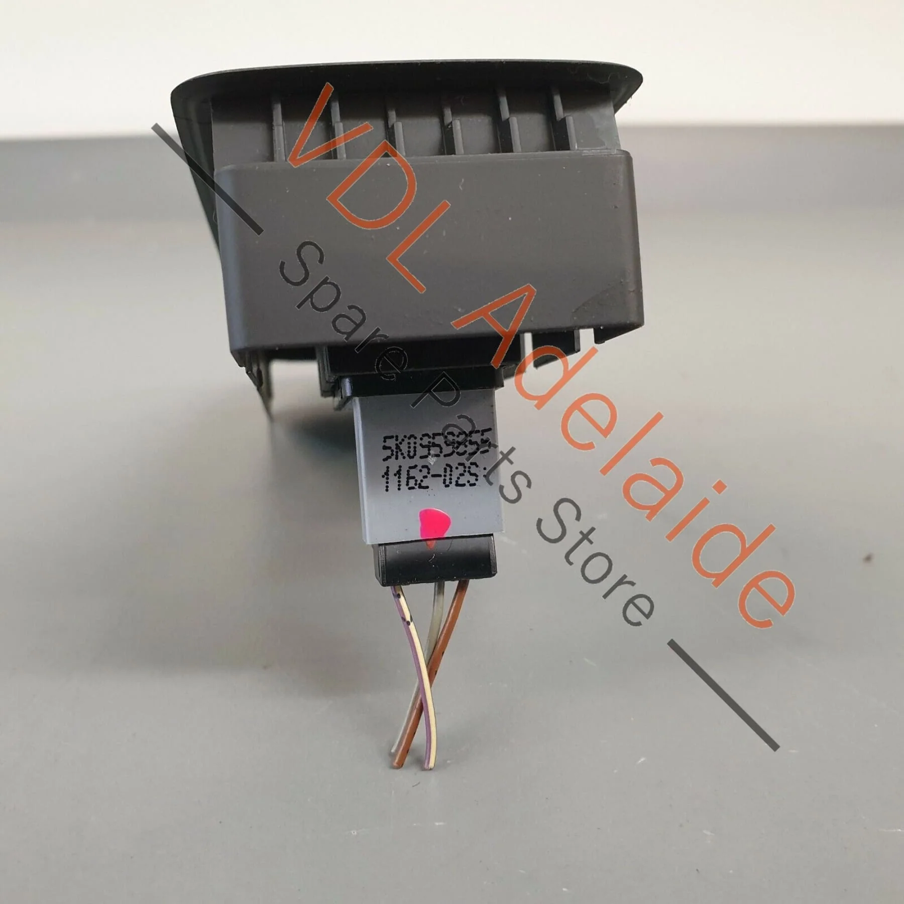 VW Golf GTi Mk6 Front Passenger Electric Window Regulator Switch & Trim - Image 4