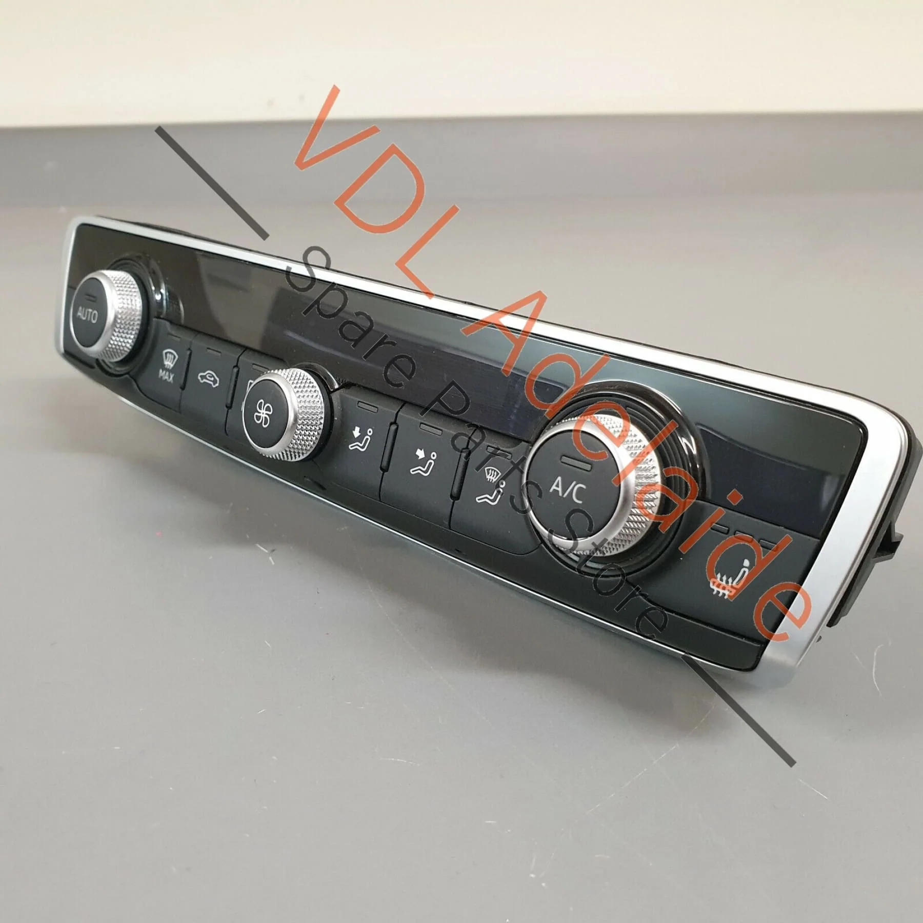 Audi RS3 8V Control Panel for Air-Conditioning System Climatronic 8V0820043D - Image 3
