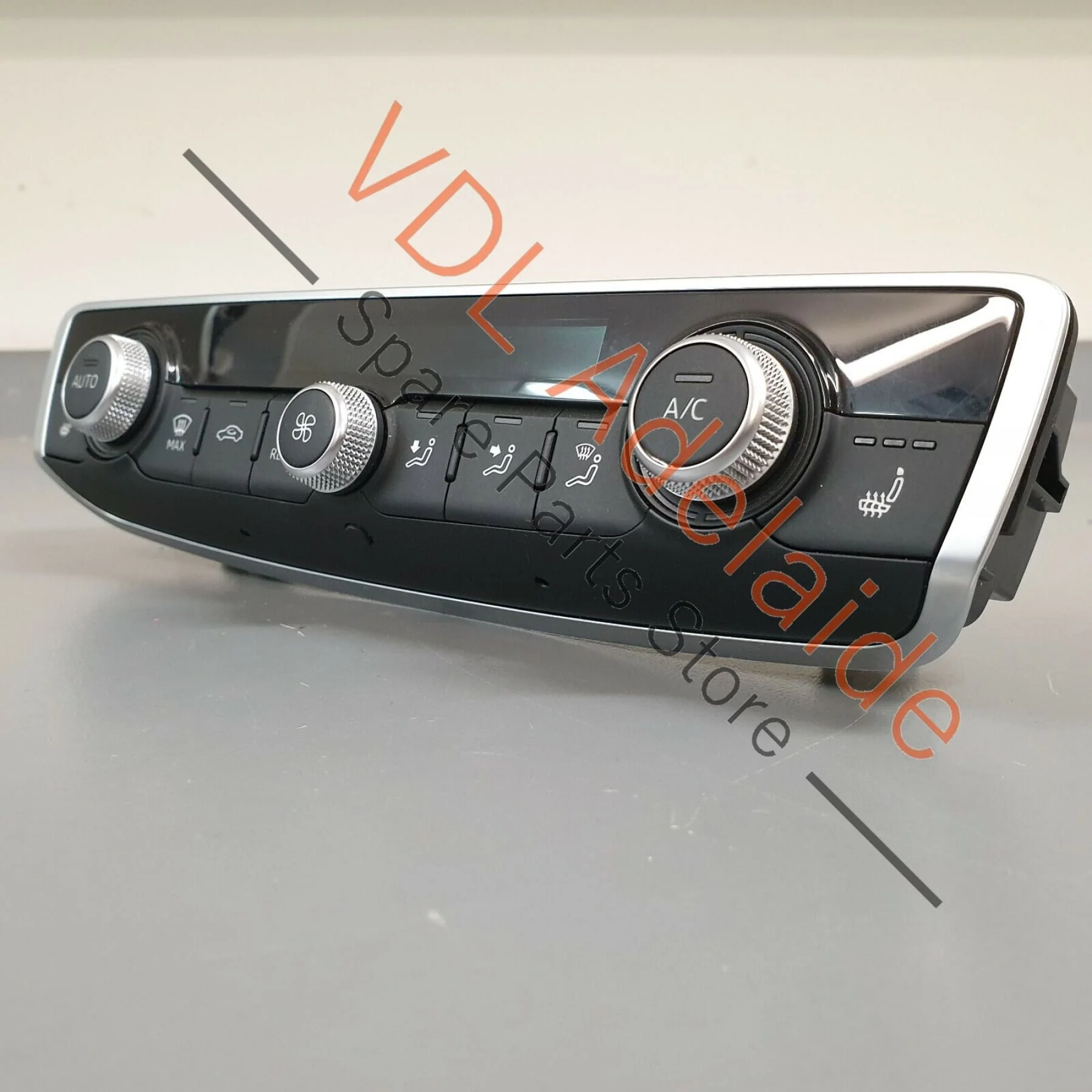 Audi RS3 8V Control Panel for Air-Conditioning System Climatronic 8V0820043D - Image 4
