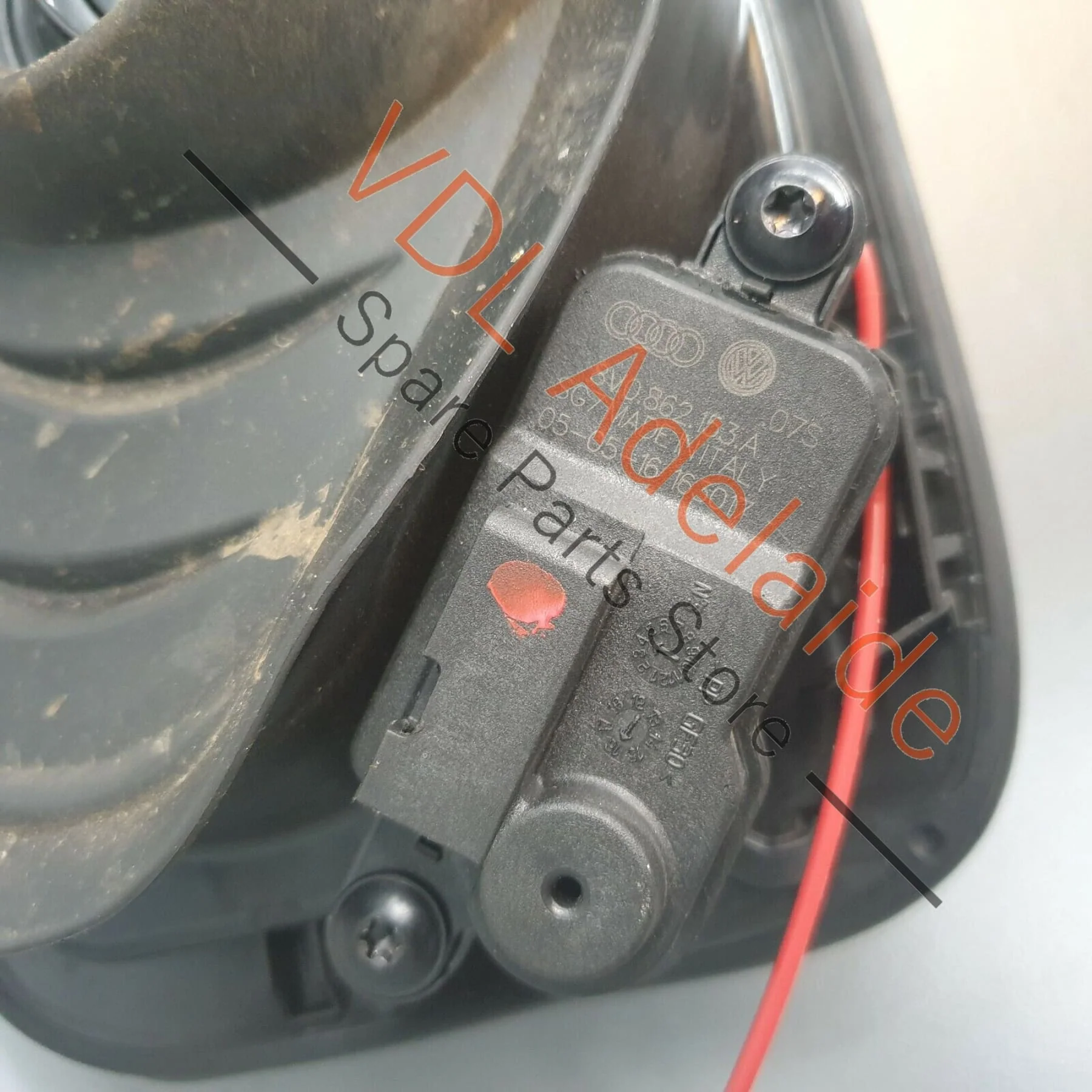 Audi RS3 8V Sportback Fuel Filler Flap Cap Door Mythos Black 8V4809906 - Image 4