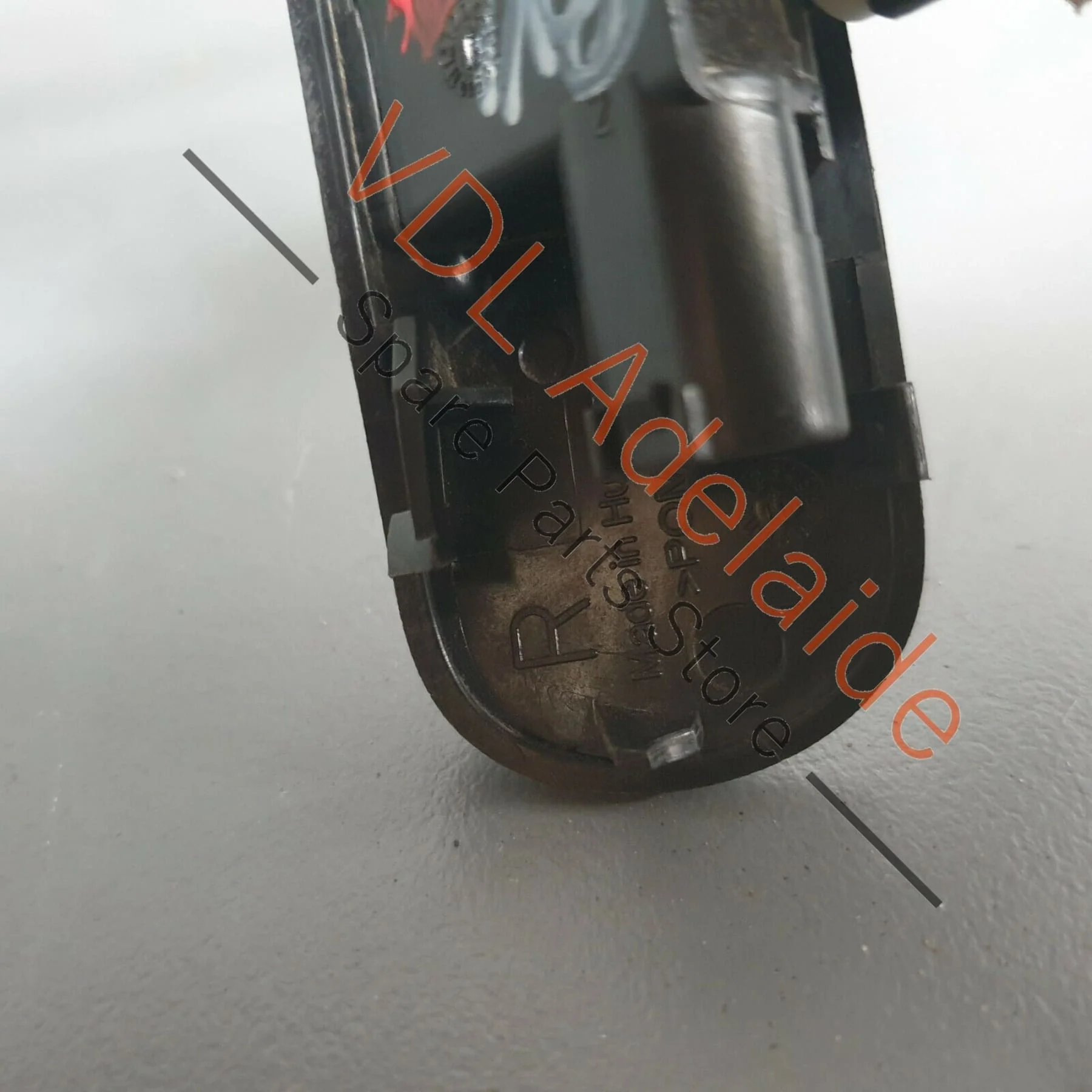 Audi A3 S3 RS3 8V Right Side Heated Windscreen Washer Spray Nozzle - Image 4