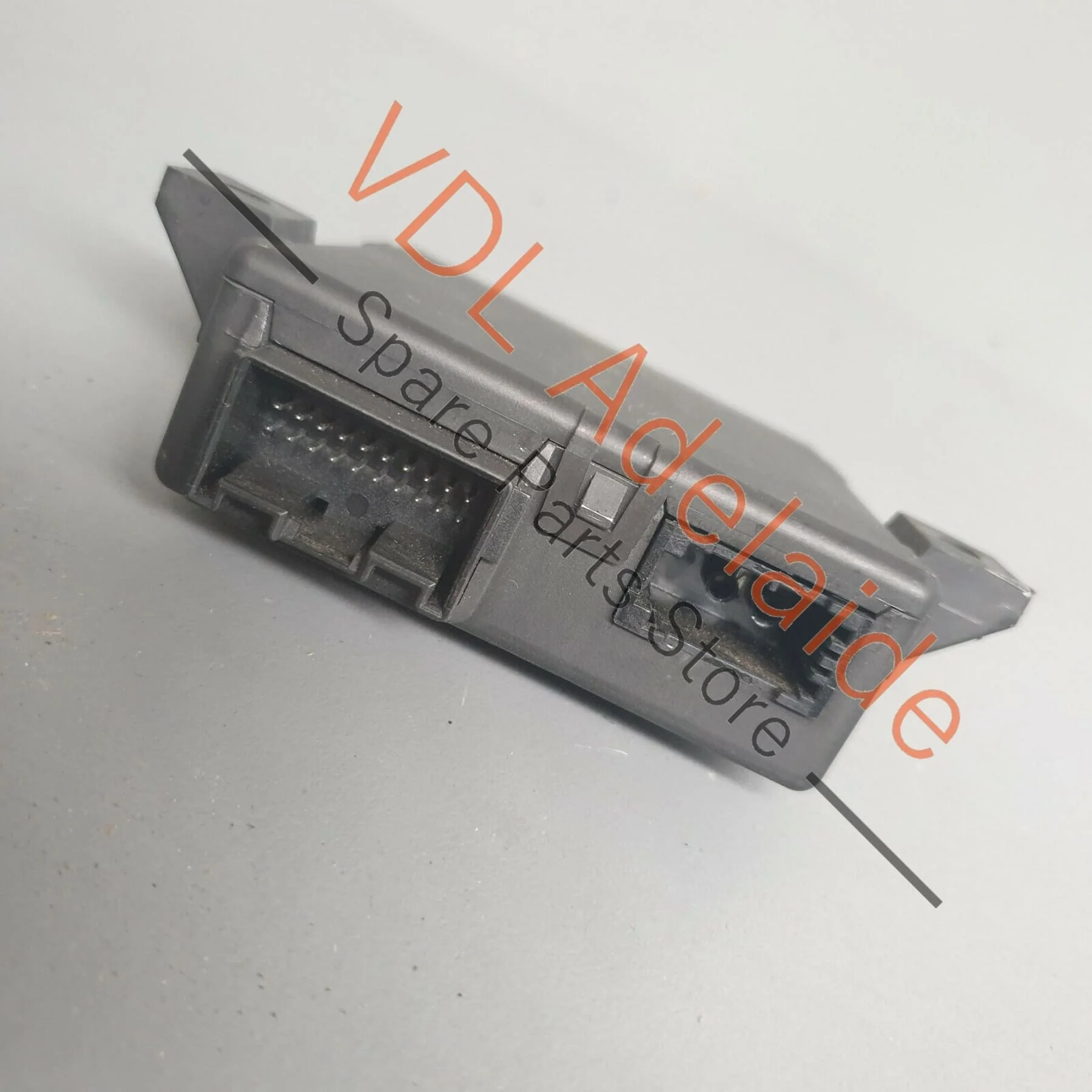 Audi A1 8X Diagnostic Gateway Module 8T0907468AH 8T0907468AA 8U0907468AH 'MOST' - Image 5