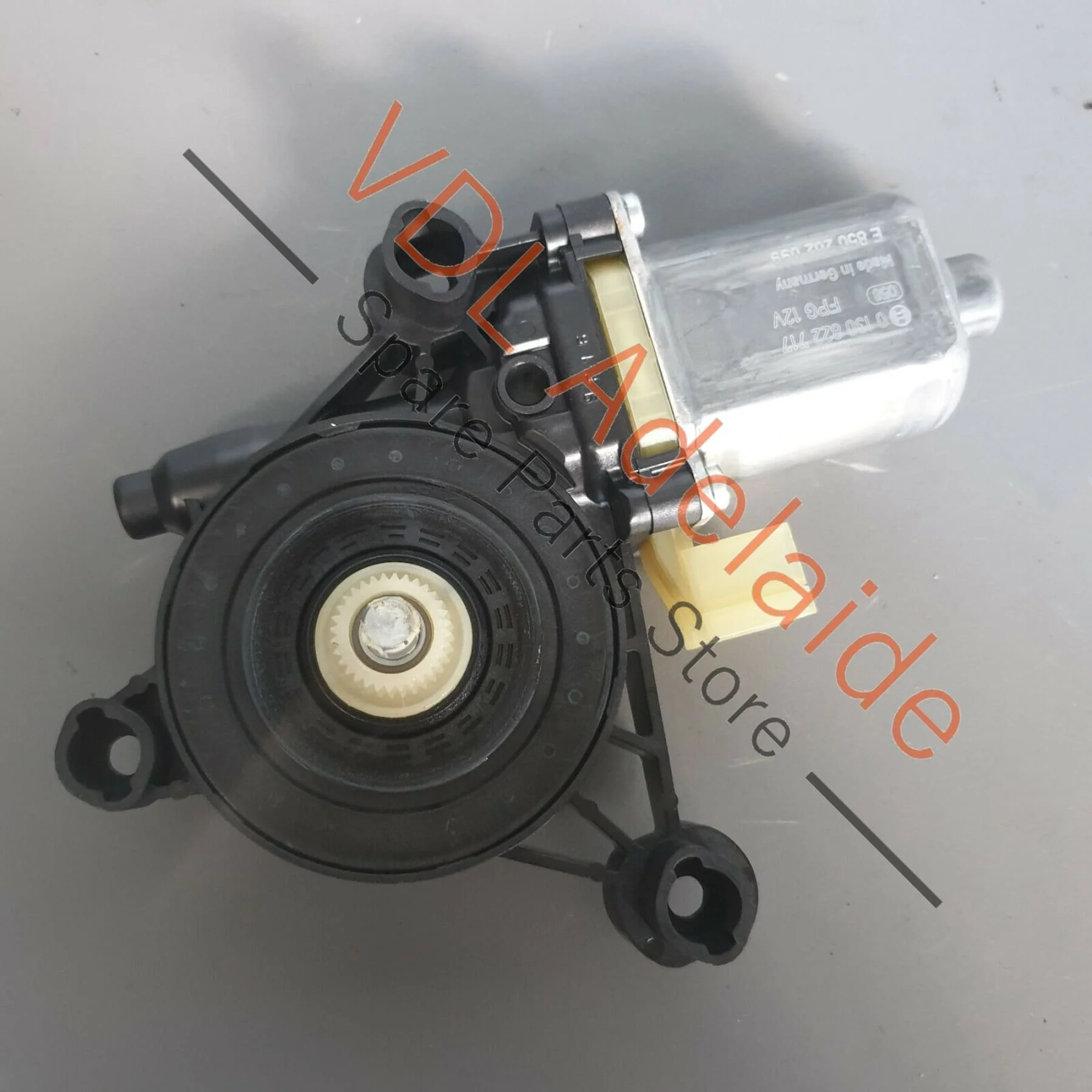 Volkswagen VW Golf R Mk7 Left Front Window Regulator Motor 8W0959801 - Image 2