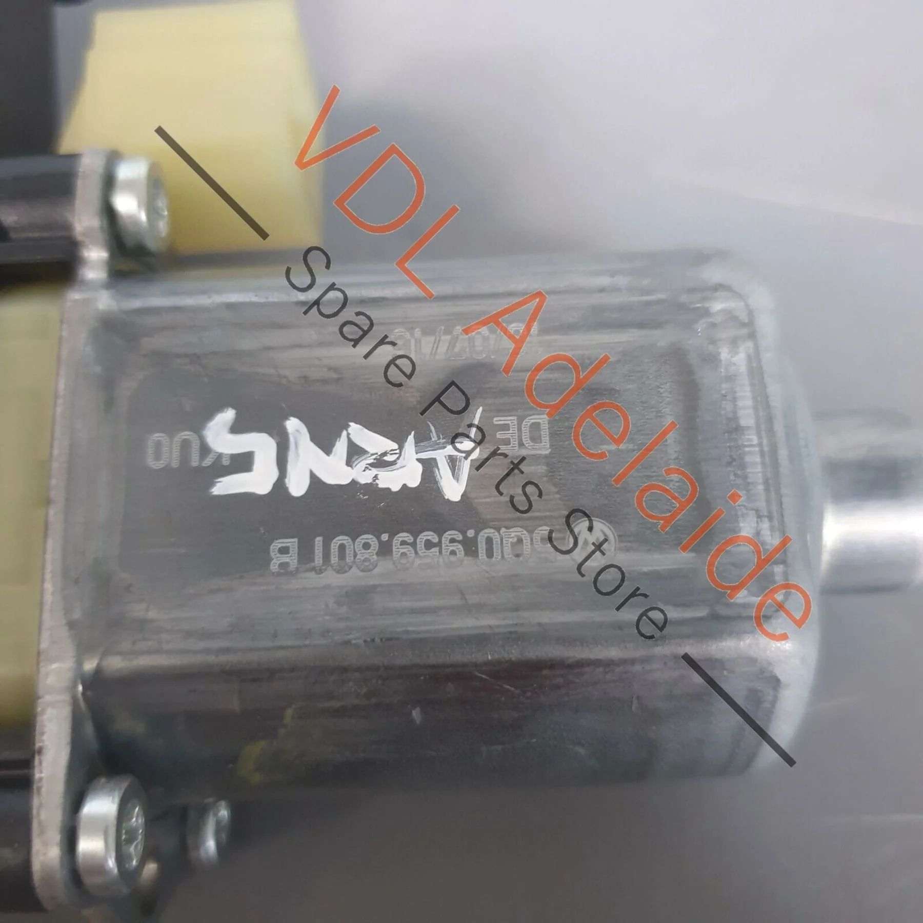 Volkswagen VW Golf R Mk7 Left Front Window Regulator Motor 8W0959801 - Image 3