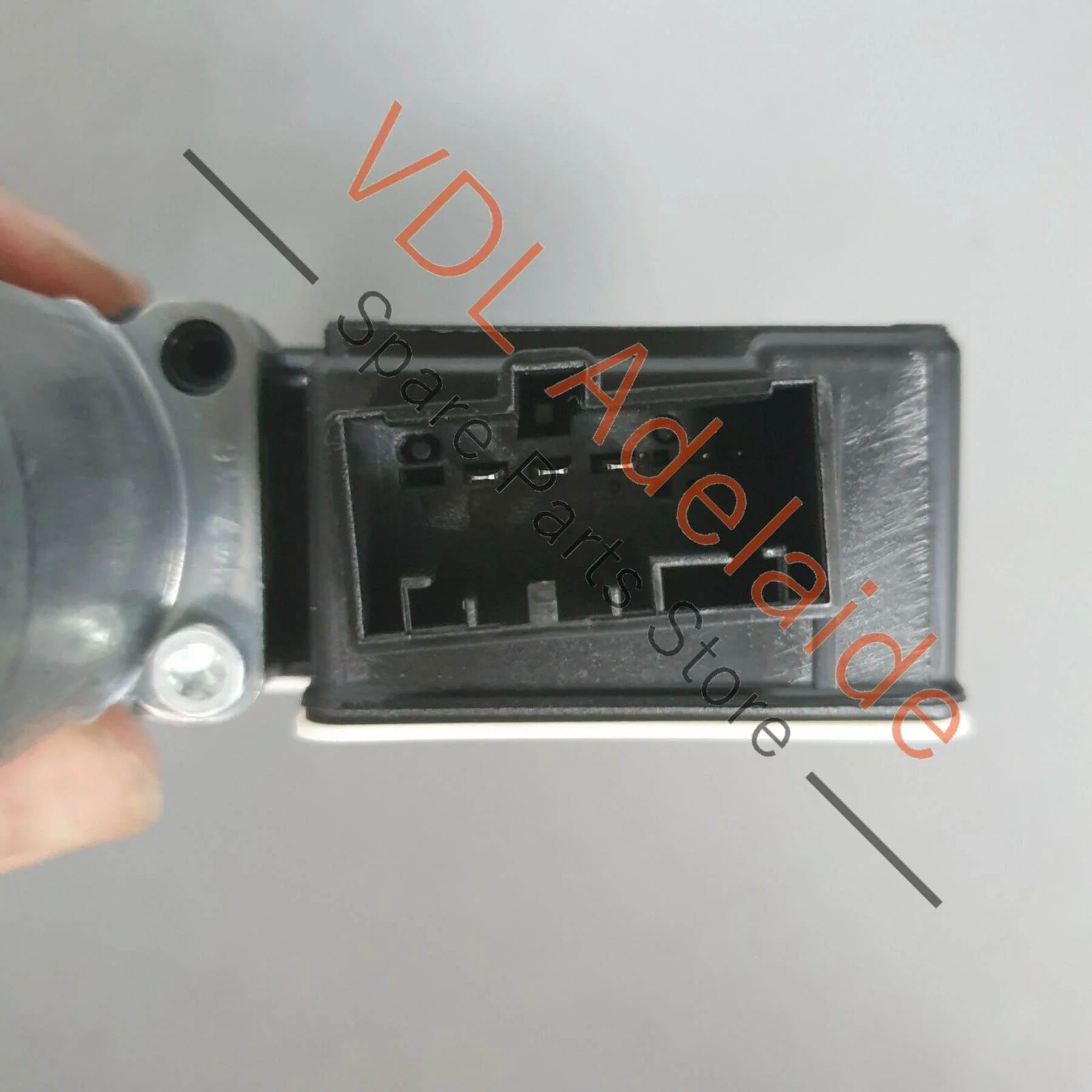 Volkswagen VW Golf R Mk7 Left Rear Window Regulator Motor 5Q0959811 - Image 5