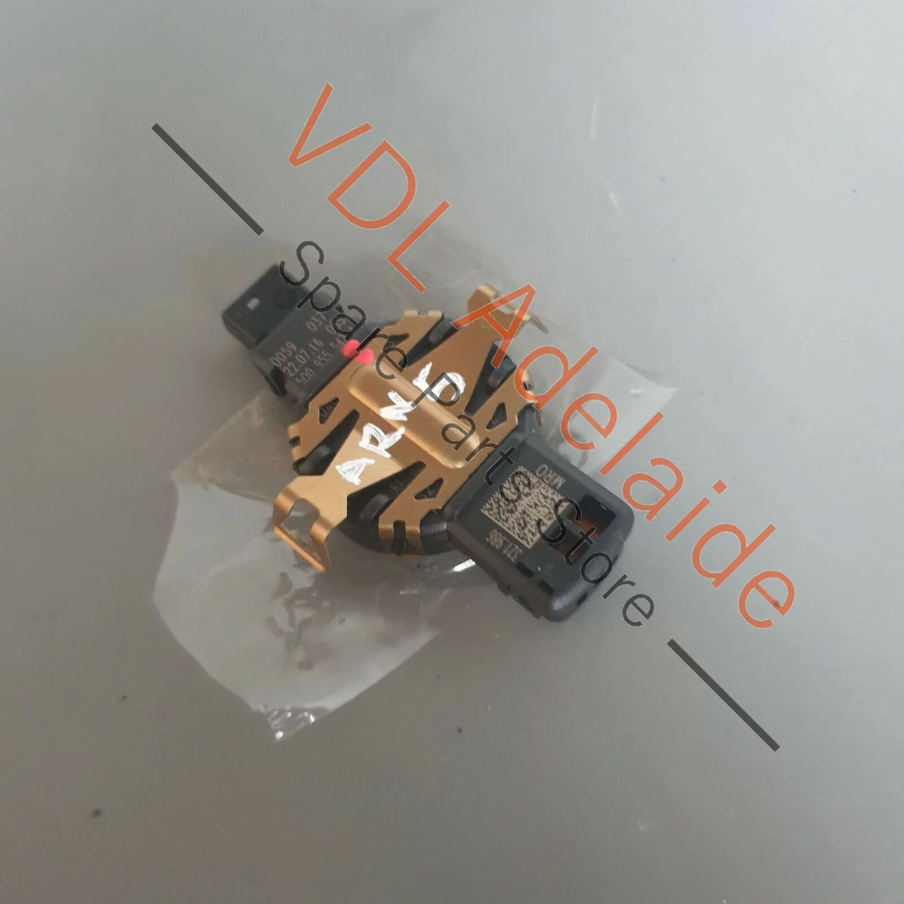 Volkswagen VW Golf R Mk7 Windscreen Rain & Humidity Sensor 5Q0955547A - Image 4