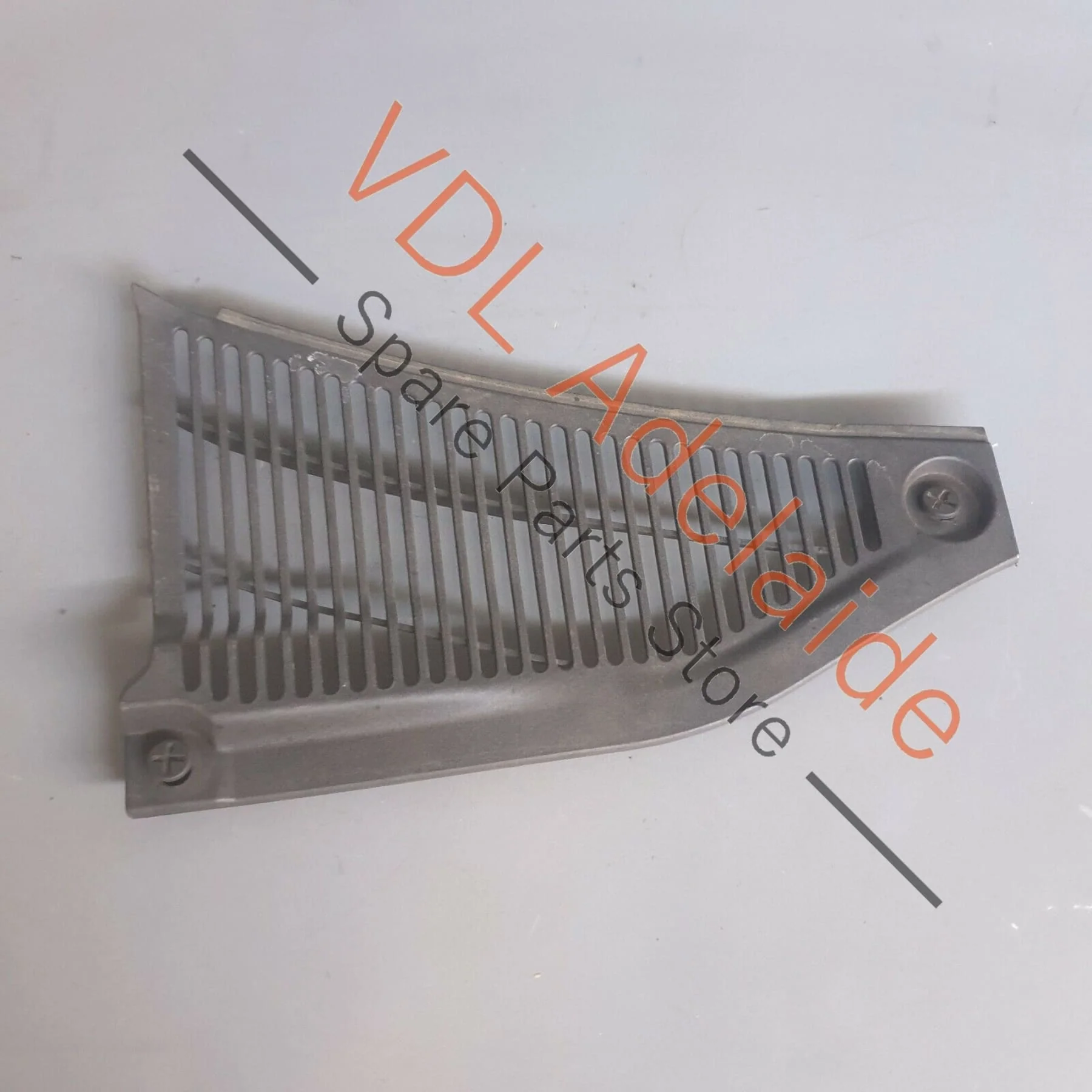 Volkswagen Touareg 7L Right Side Engine Bay Cowling Cover Panel Flap Trim - Image 7
