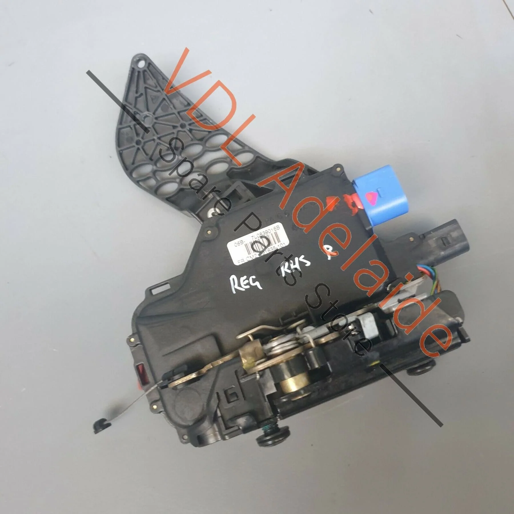 Volkswagen Touareg 7L Right Rear Door Lock Mechanism 7L0839016F KESSY