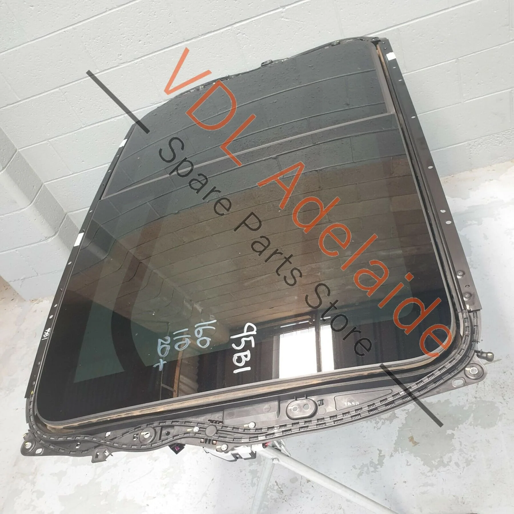 Porsche Macan GTS 95B Complete Panoramic Sunroof with Blind Shade - Image 3