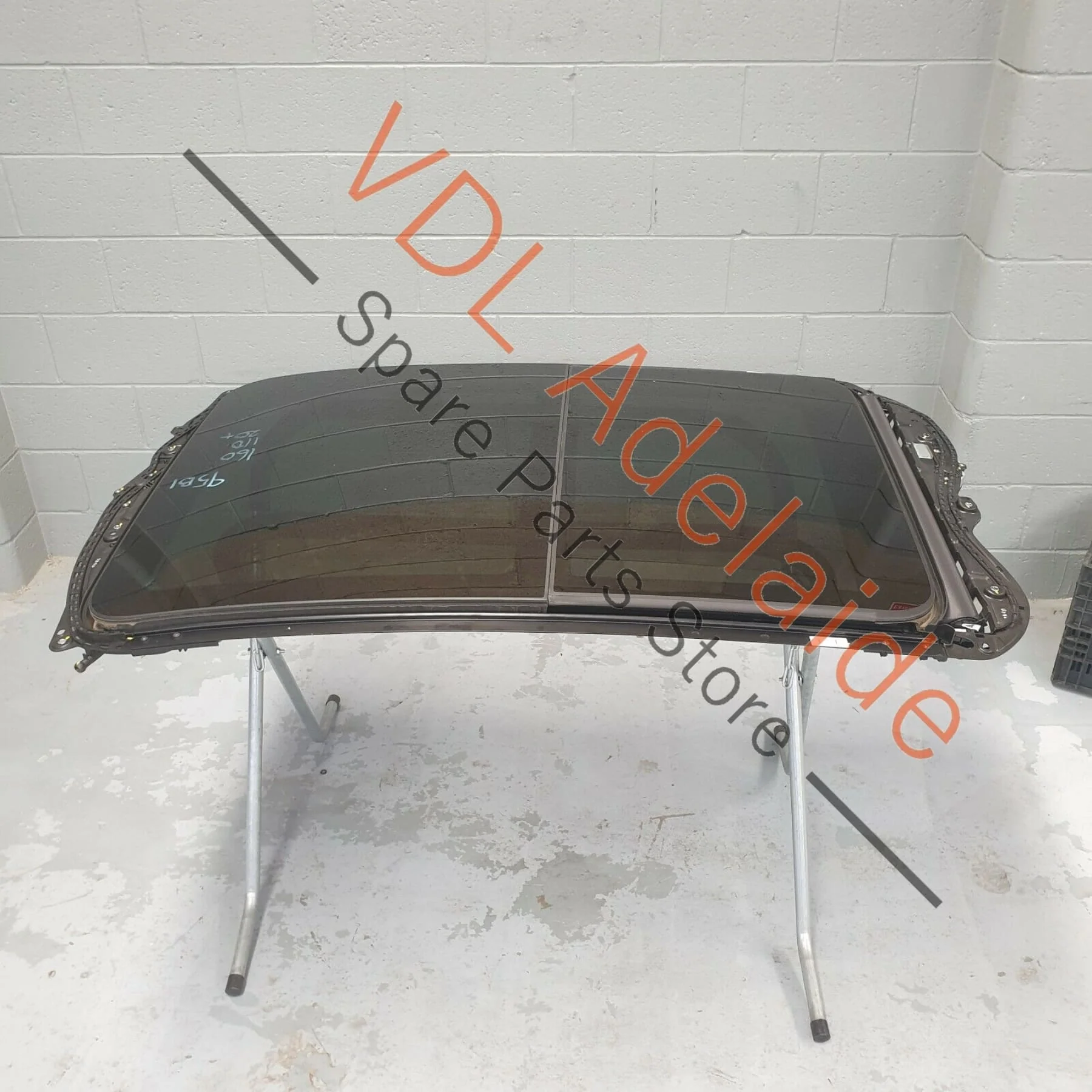 Porsche Macan GTS 95B Complete Panoramic Sunroof with Blind Shade - Image 4
