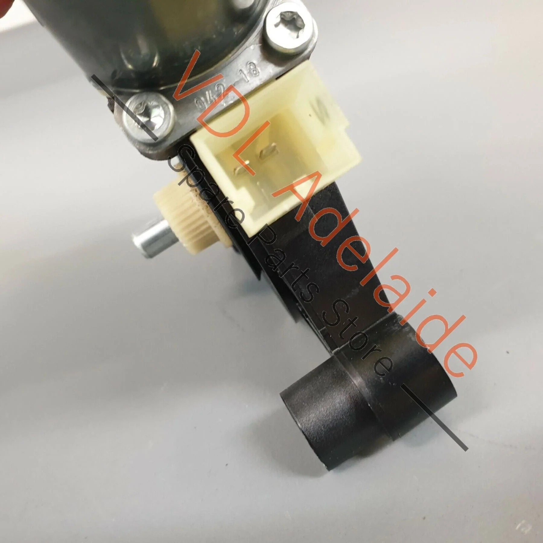Porsche Macan 95B Power Window Regulator Motor Front Left 5Q0959801B - Image 4
